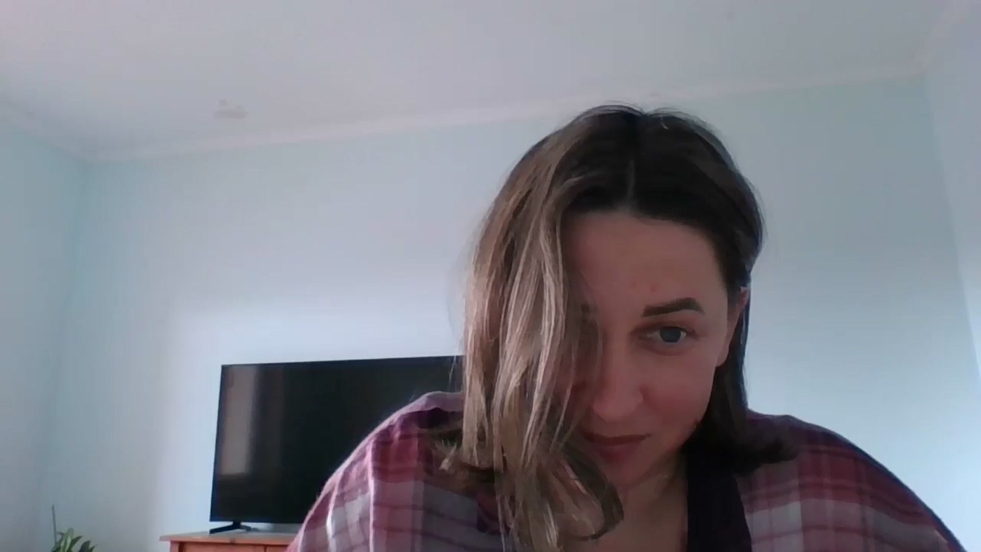 Gallery image thumbnail from Krissy_Lace's myfreecams stream on, 04/13/2026, 11:24 image 2 of 20