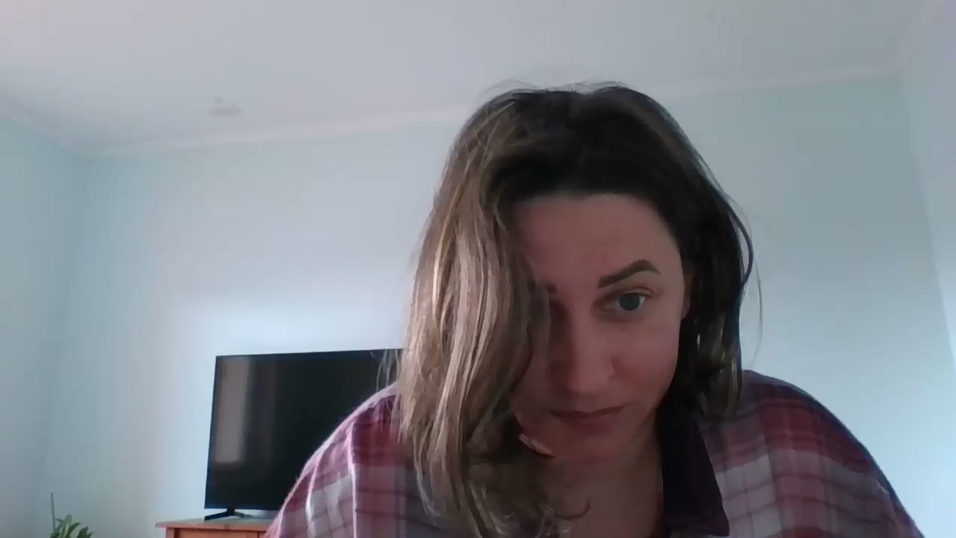 Gallery image thumbnail from Krissy_Lace's myfreecams stream on, 04/13/2026, 11:24 image 14 of 20