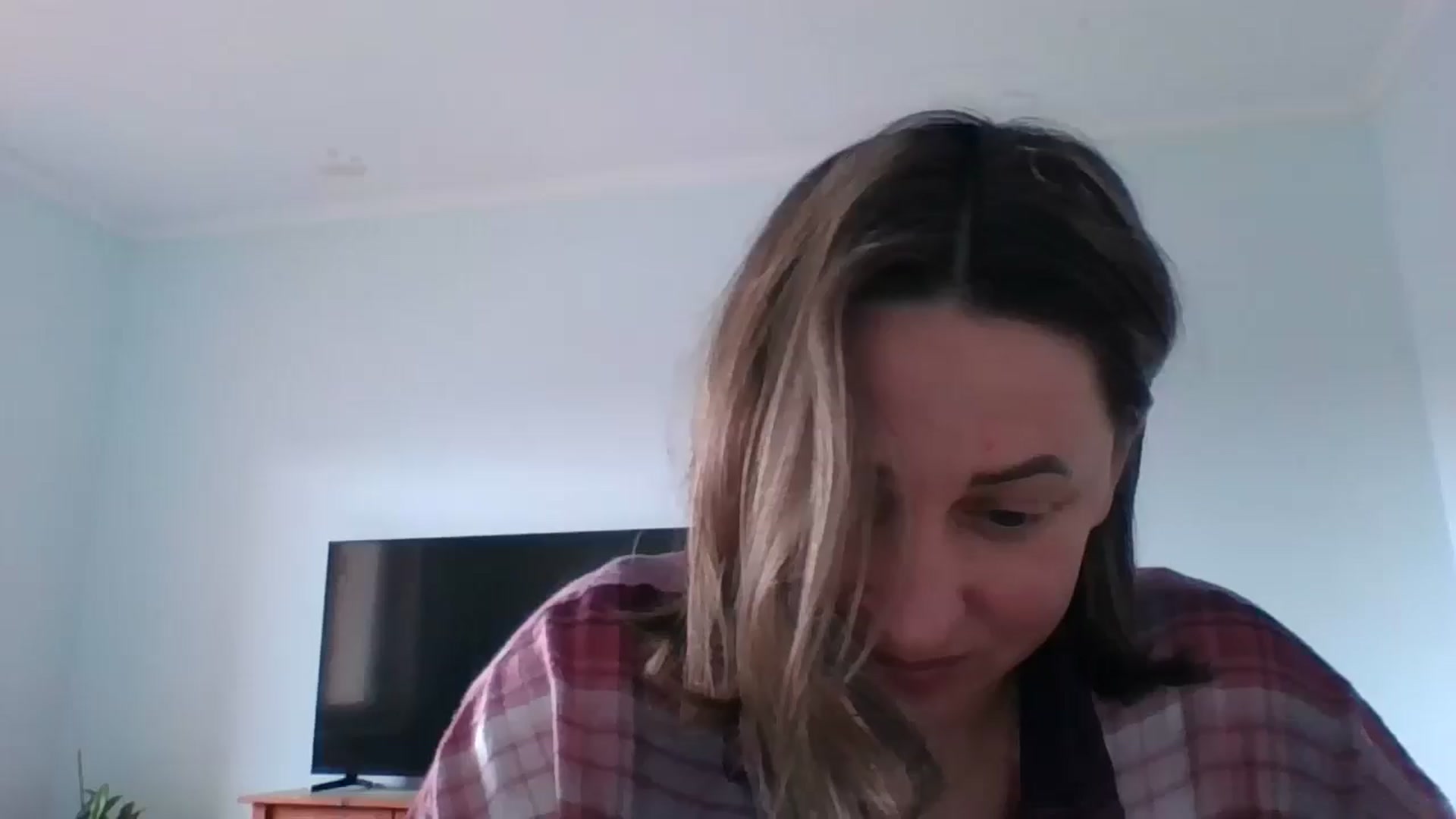 Gallery image thumbnail from Krissy_Lace's myfreecams stream on, 04/13/2026, 11:24 image 1 of 20