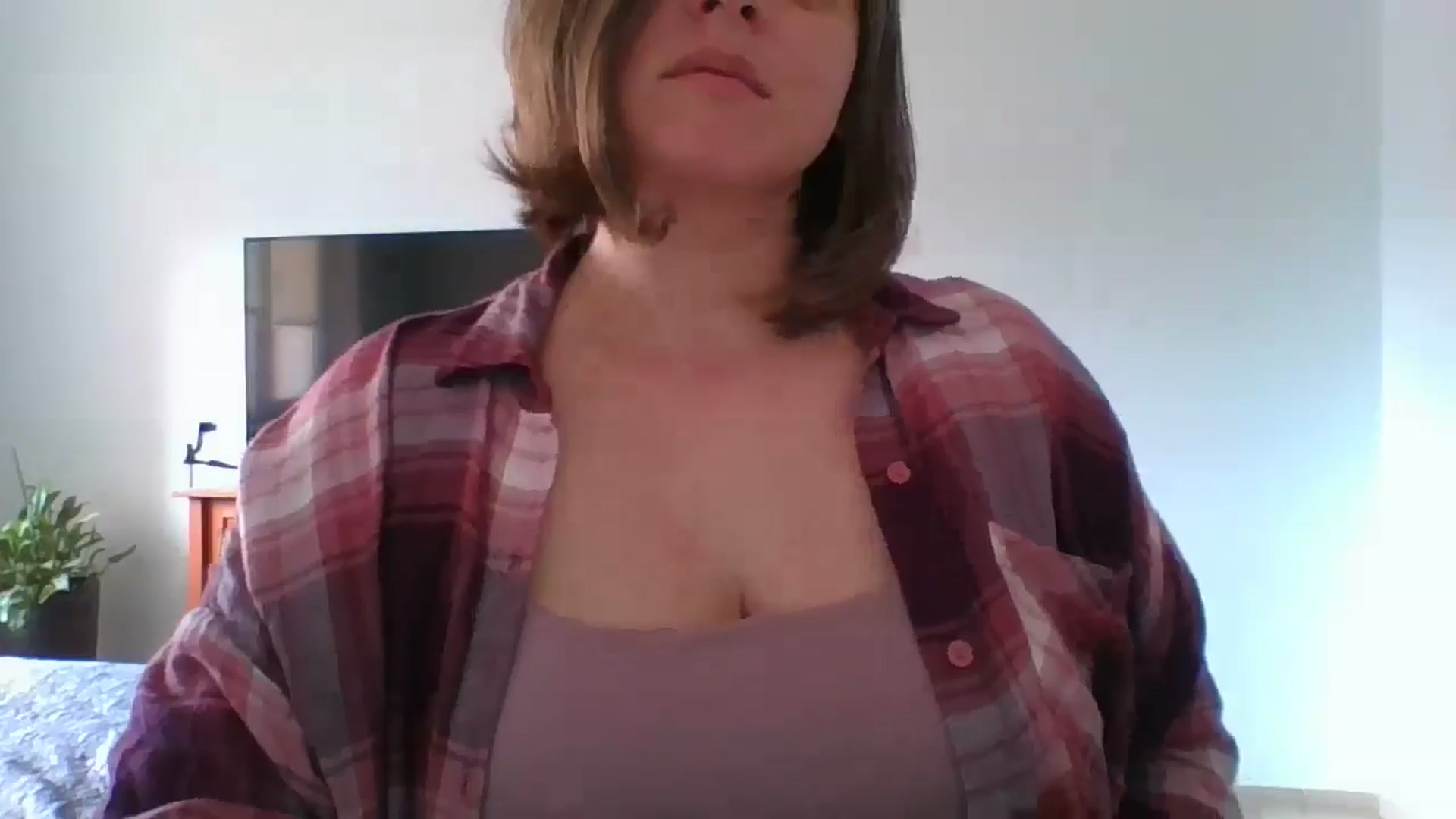 Gallery image thumbnail from Krissy_Lace's myfreecams stream on, 04/16/2026, 10:52 image 4 of 20