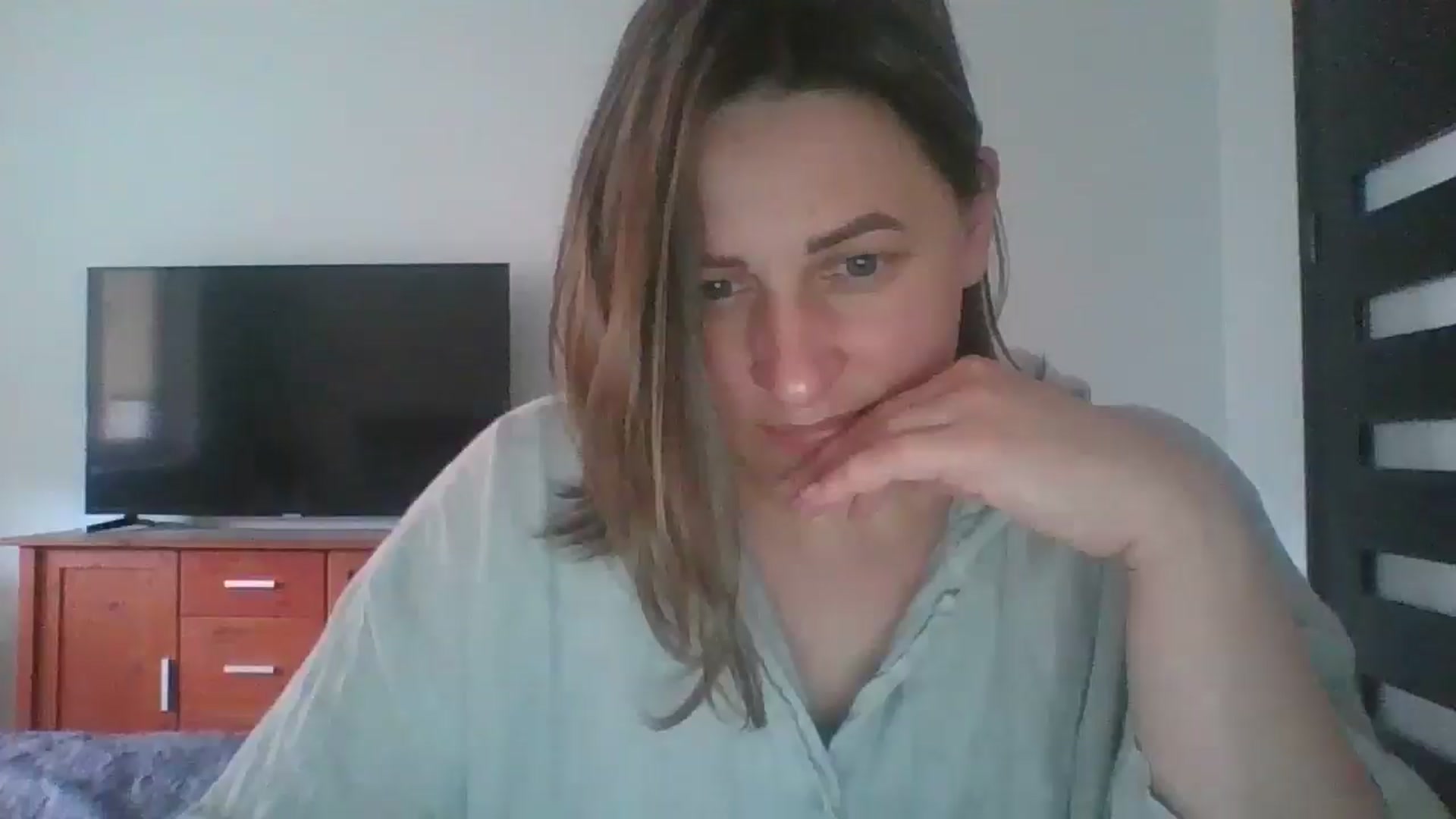 Gallery image thumbnail from Krissy_Lace's myfreecams stream on, 04/20/2026, 13:10 image 4 of 20