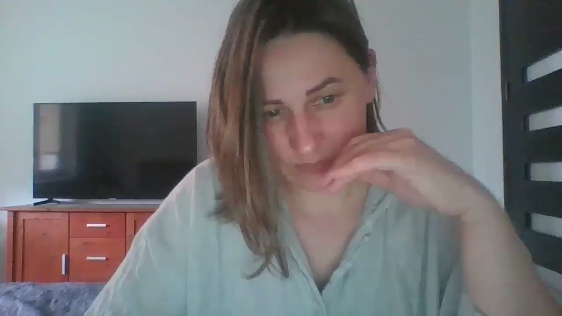 Gallery image thumbnail from Krissy_Lace's myfreecams stream on, 04/20/2026, 13:10 image 5 of 20