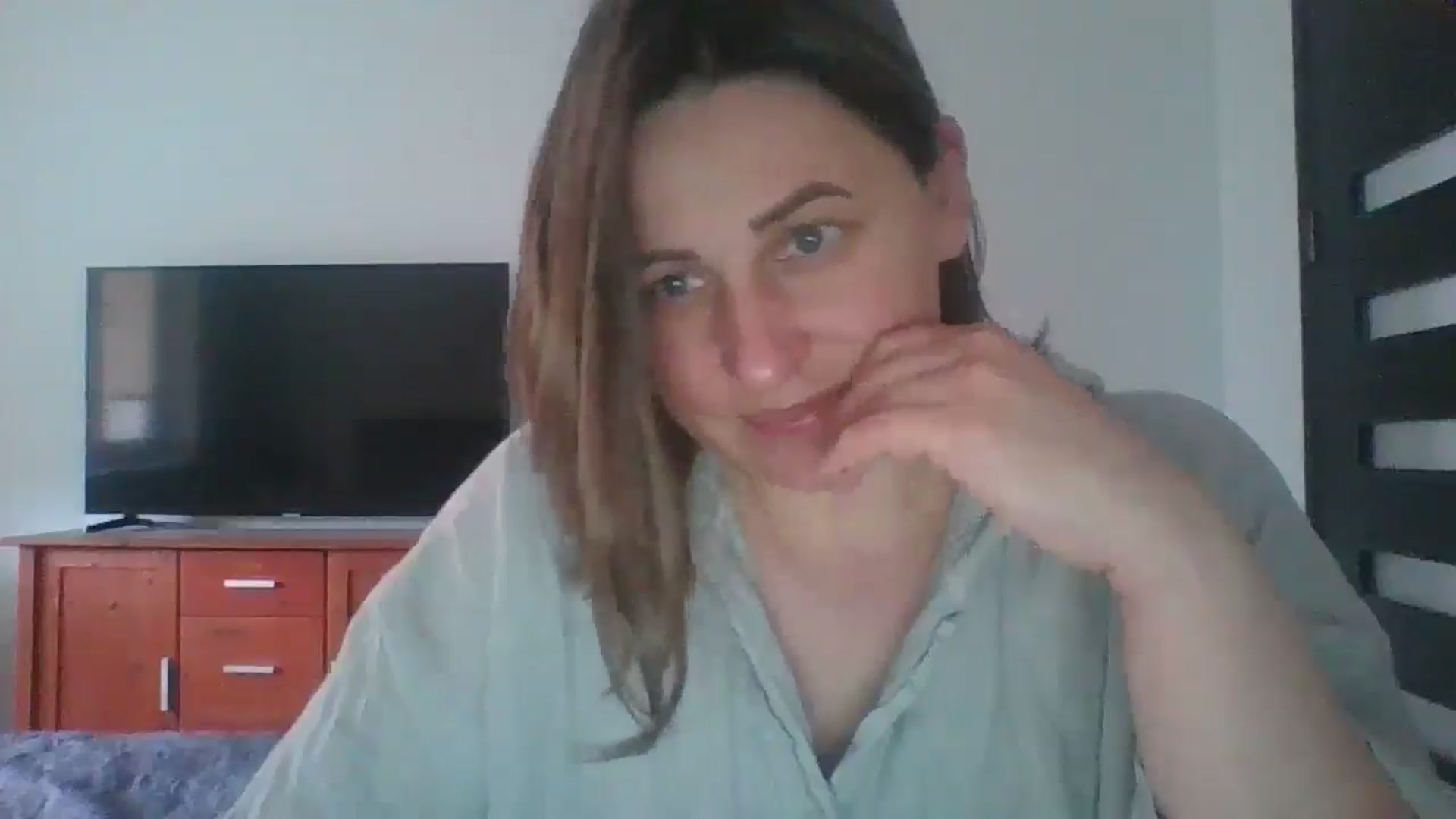 Gallery image thumbnail from Krissy_Lace's myfreecams stream on, 04/20/2026, 13:10 image 10 of 20