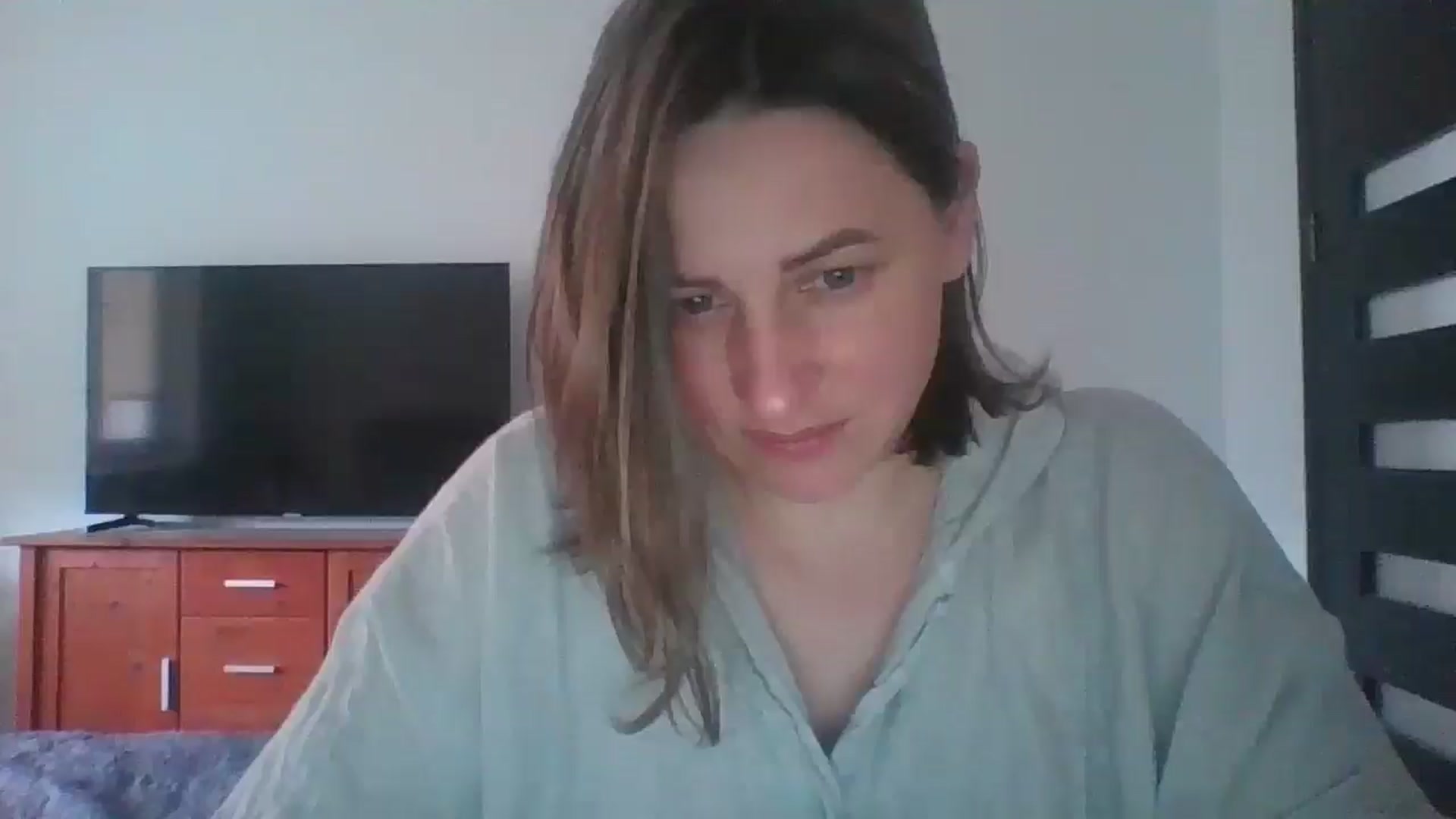 Gallery image thumbnail from Krissy_Lace's myfreecams stream on, 04/20/2026, 13:10 image 6 of 20