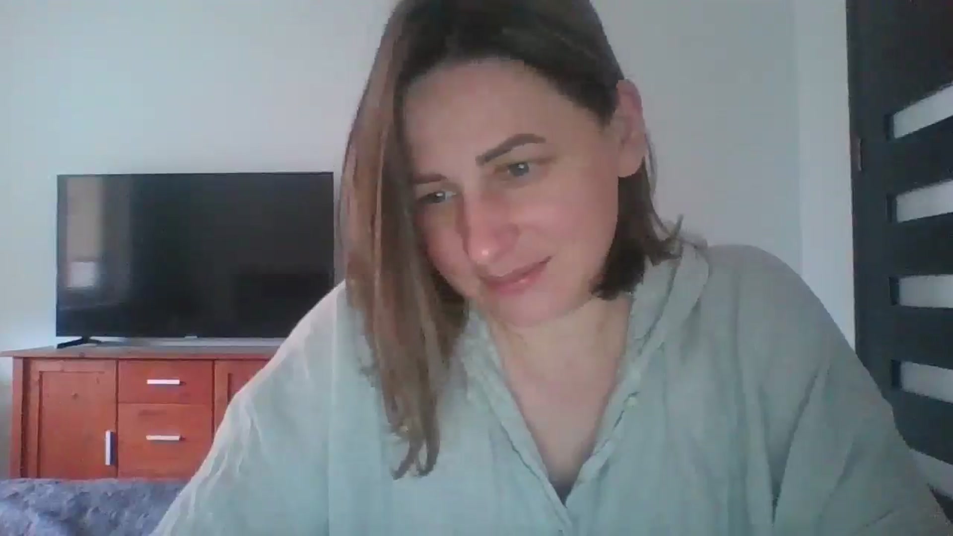 Gallery image thumbnail from Krissy_Lace's myfreecams stream on, 04/20/2026, 13:10 image 7 of 20