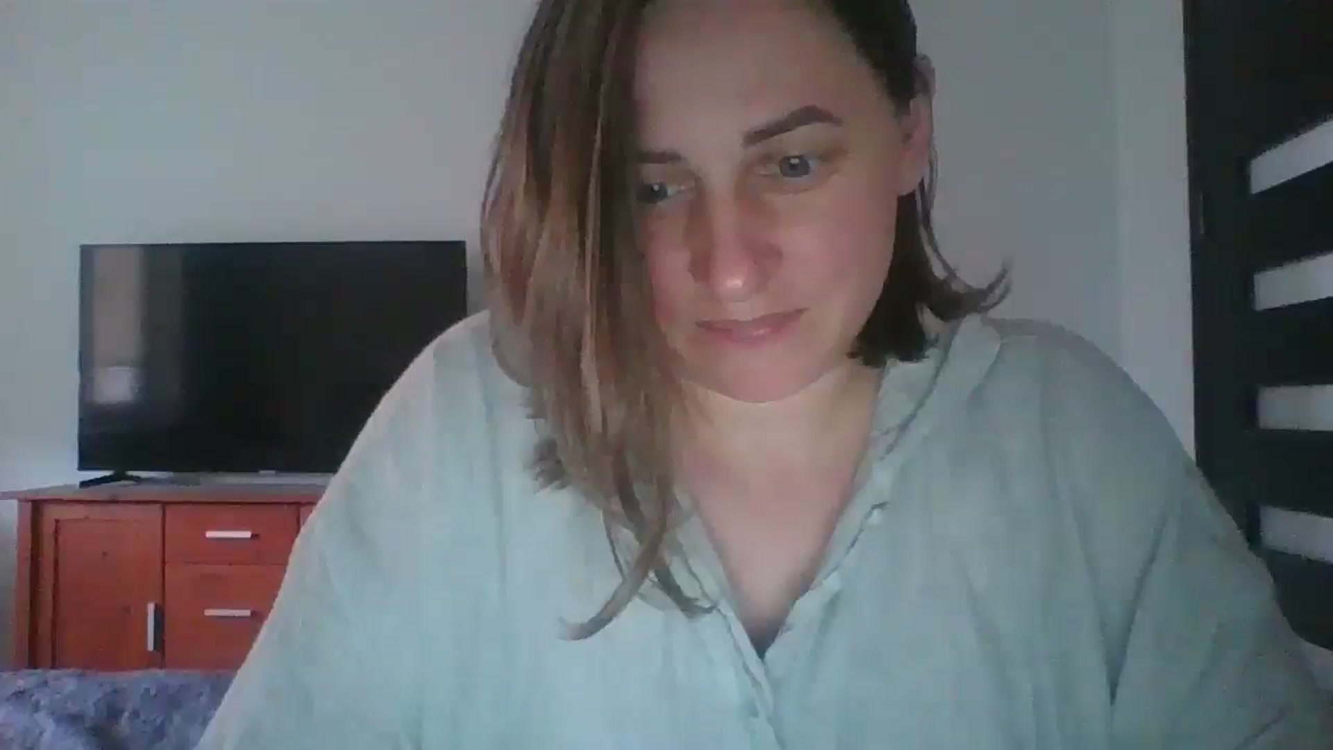 Gallery image thumbnail from Krissy_Lace's myfreecams stream on, 04/20/2026, 13:10 image 14 of 20