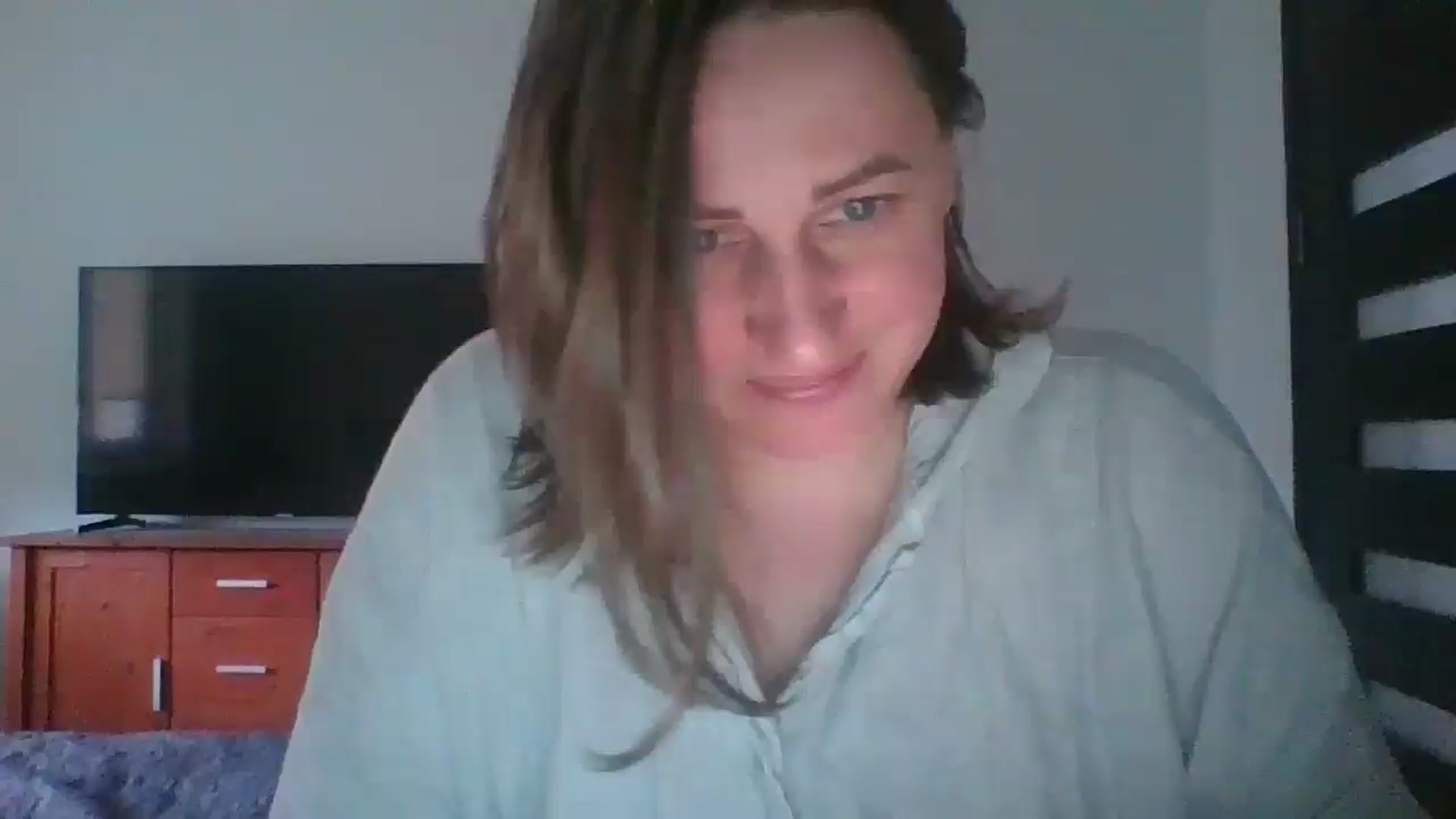 Gallery image thumbnail from Krissy_Lace's myfreecams stream on, 04/20/2026, 13:10 image 18 of 20