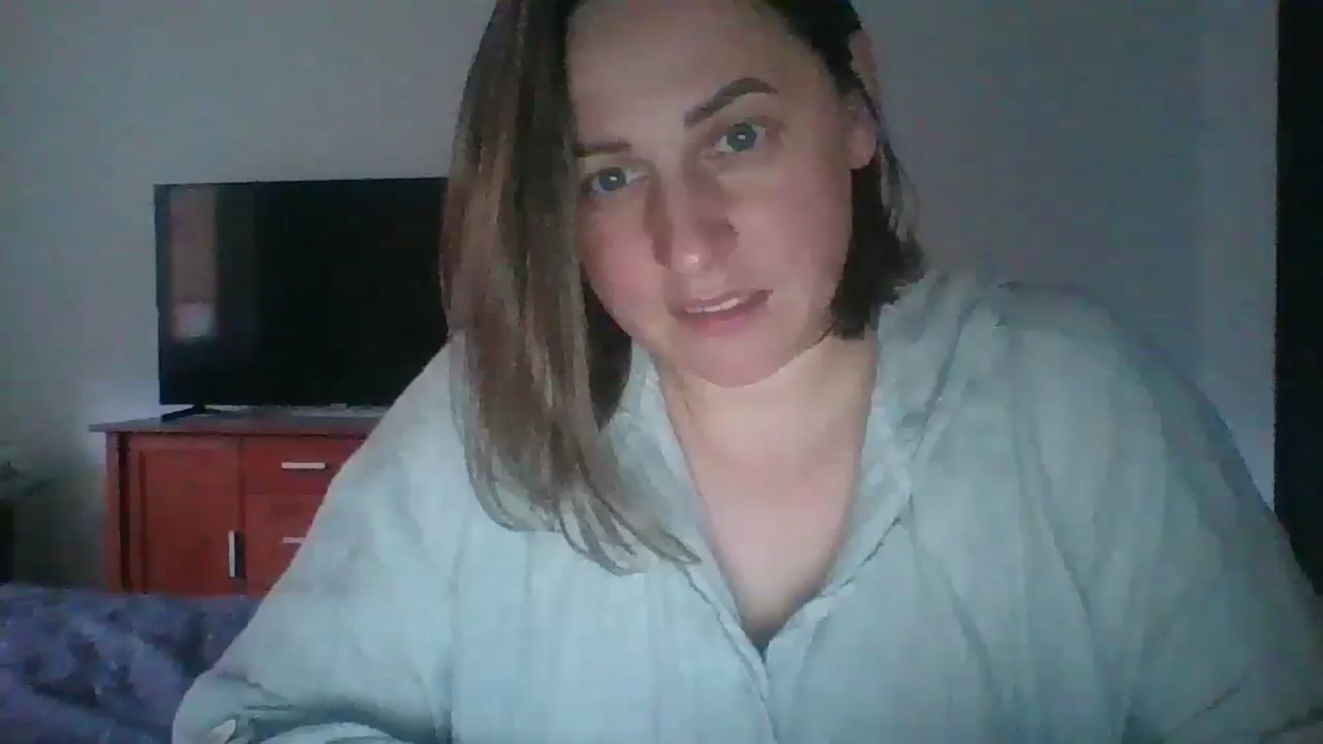 Gallery image thumbnail from Krissy_Lace's myfreecams stream on, 04/20/2026, 13:33 image 8 of 20