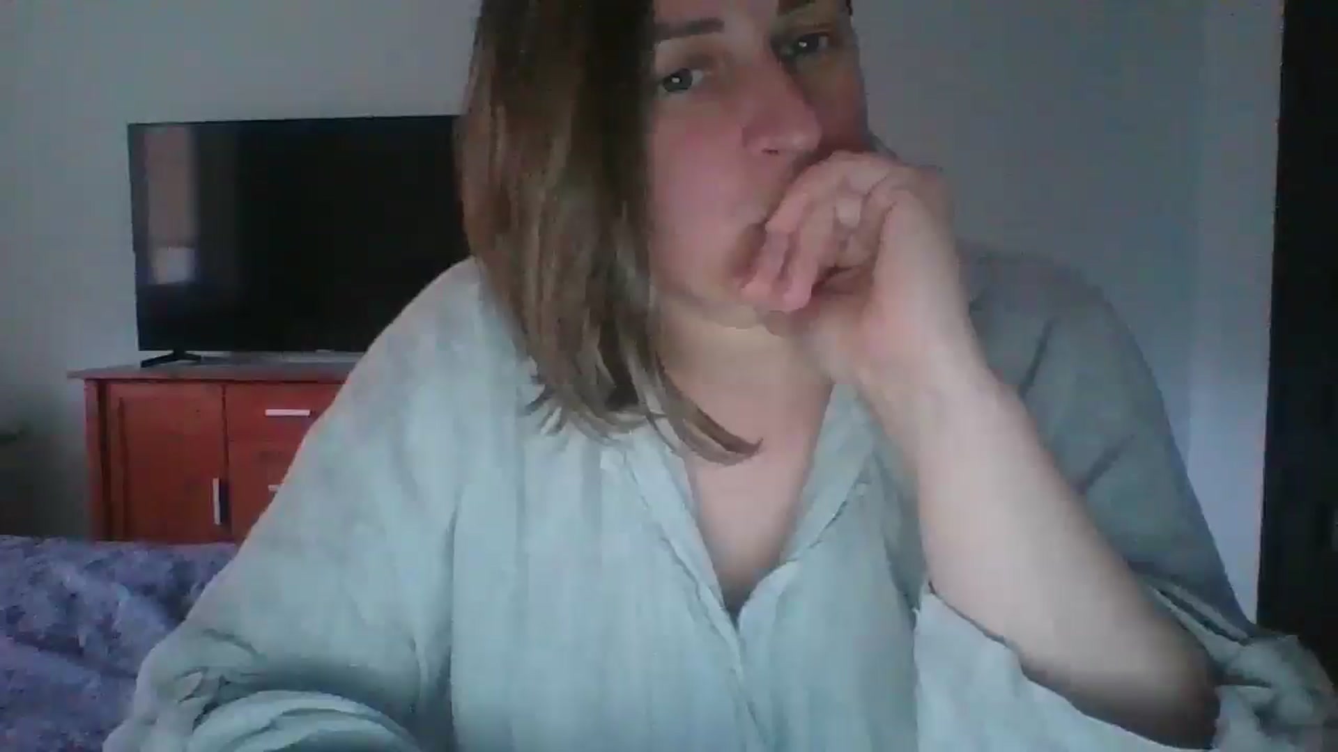 Gallery image thumbnail from Krissy_Lace's myfreecams stream on, 04/20/2026, 13:33 image 2 of 20