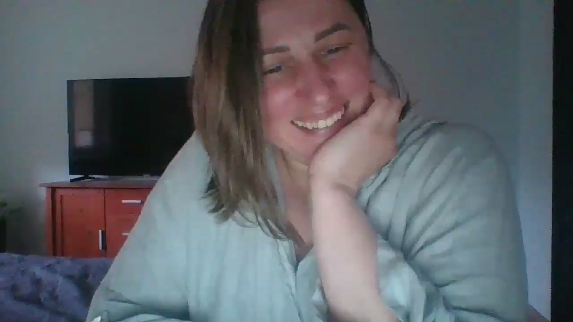 Gallery image thumbnail from Krissy_Lace's myfreecams stream on, 04/20/2026, 13:33 image 17 of 20