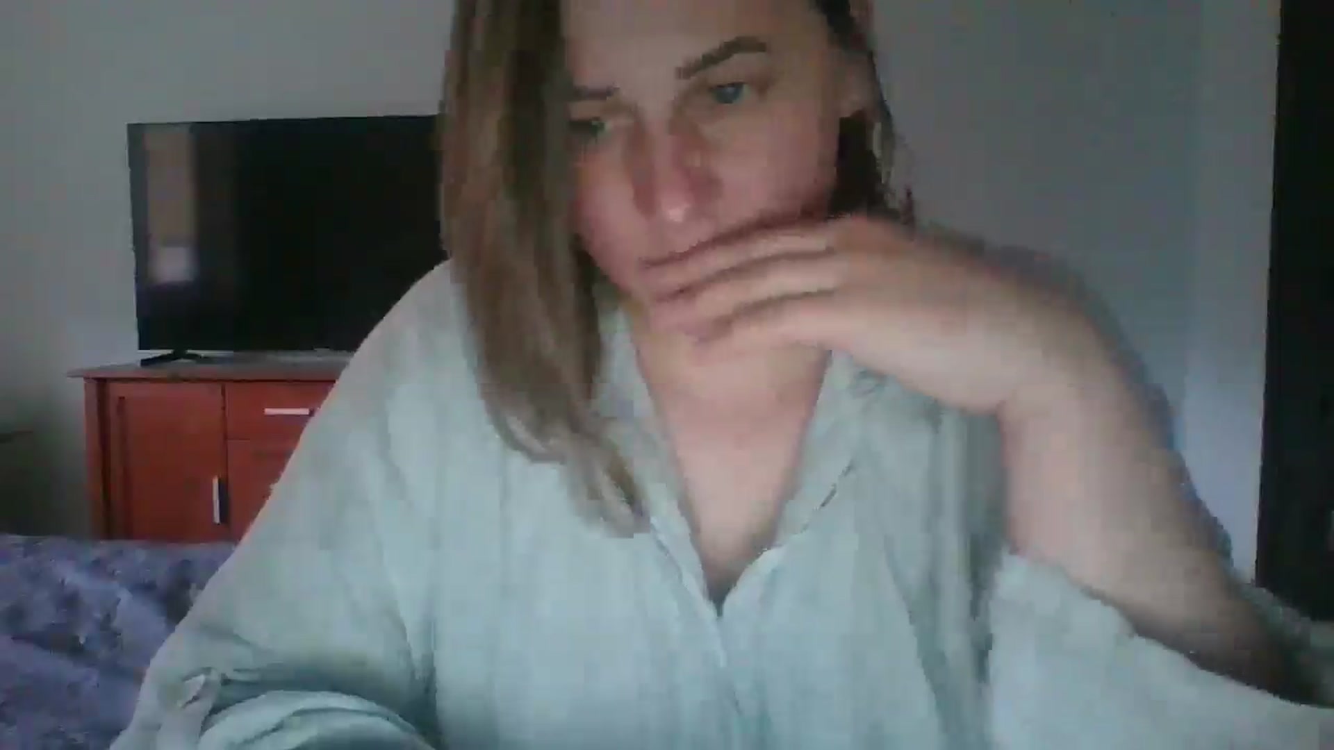 Gallery image thumbnail from Krissy_Lace's myfreecams stream on, 04/20/2026, 13:33 image 3 of 20