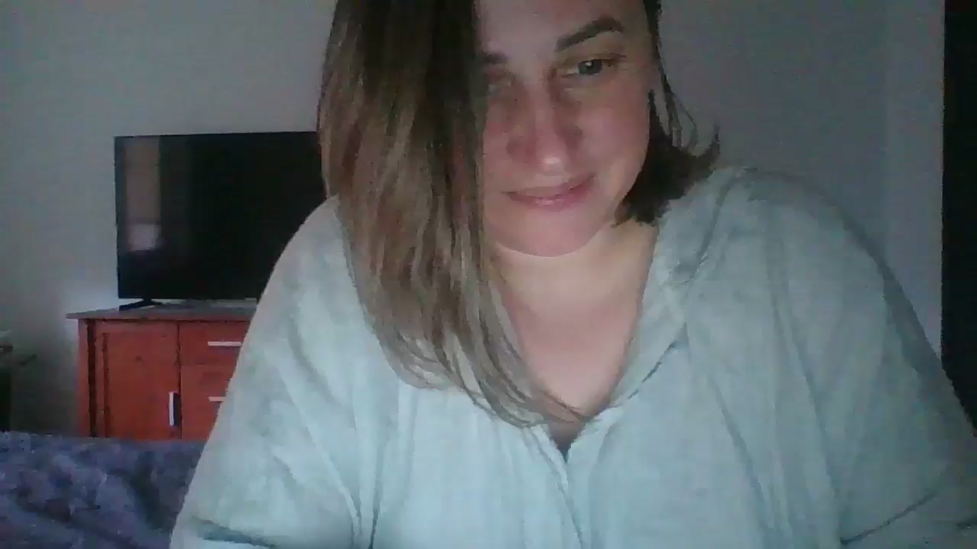 Gallery image thumbnail from Krissy_Lace's myfreecams stream on, 04/20/2026, 13:33 image 10 of 20