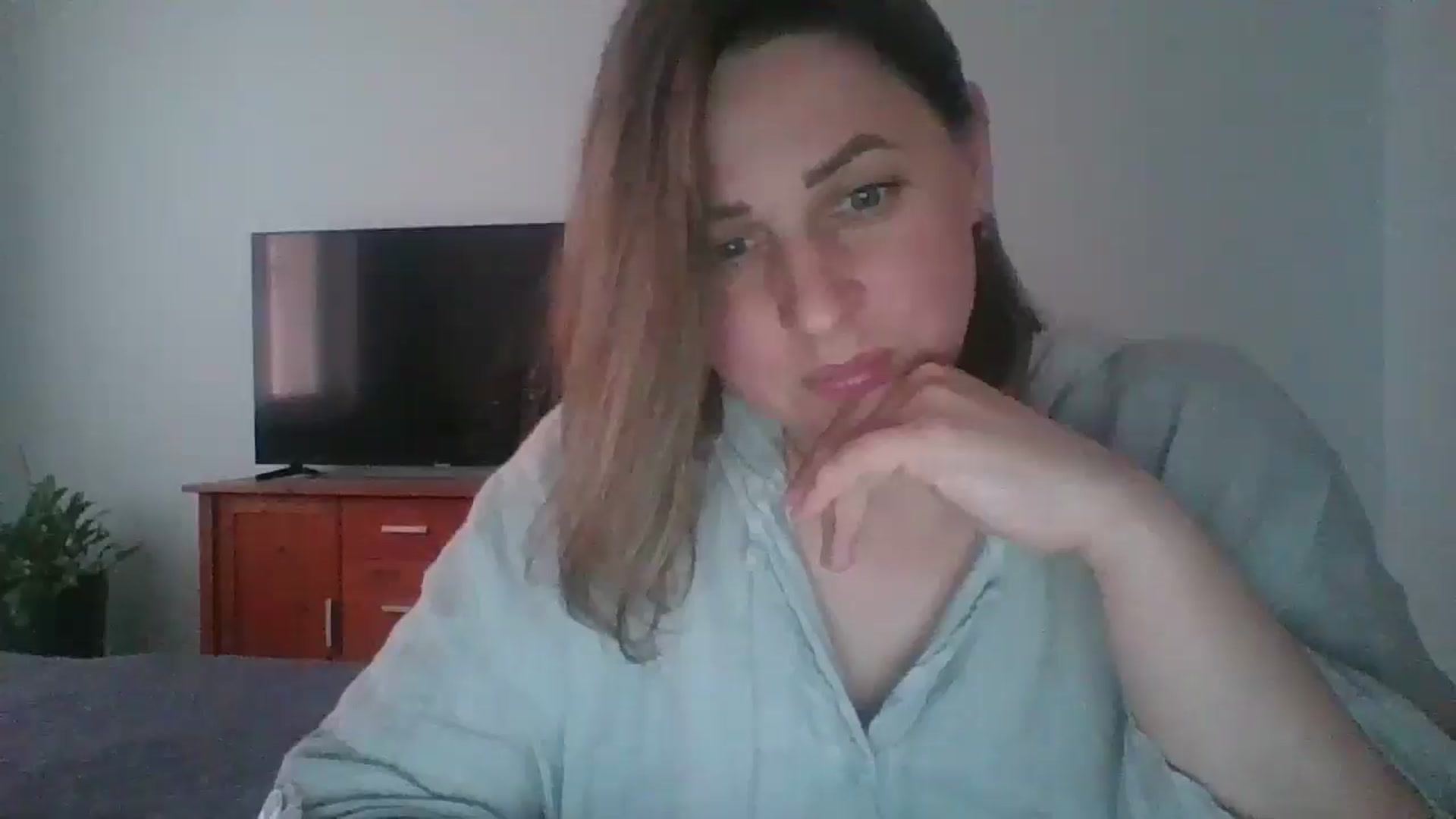 Gallery image thumbnail from Krissy_Lace's myfreecams stream on, 04/21/2026, 16:45 image 8 of 20