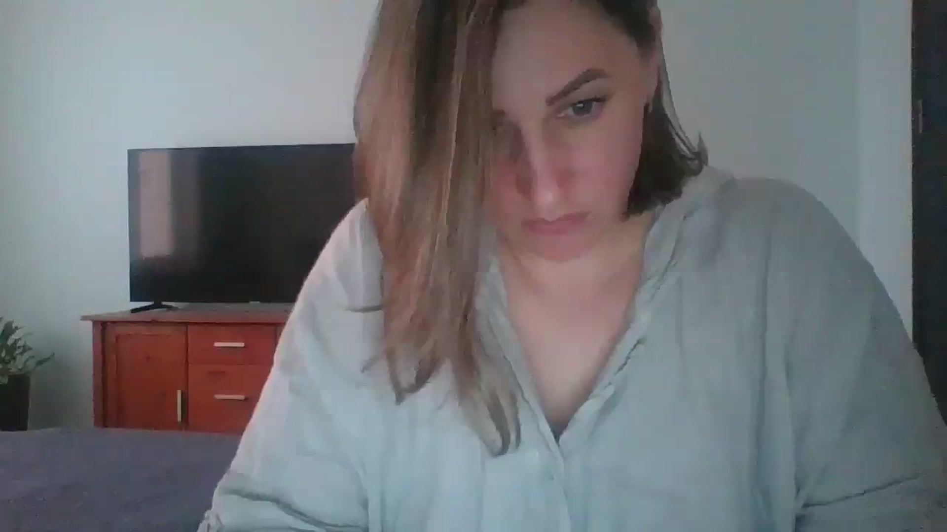 Gallery image thumbnail from Krissy_Lace's myfreecams stream on, 04/21/2026, 16:45 image 2 of 20