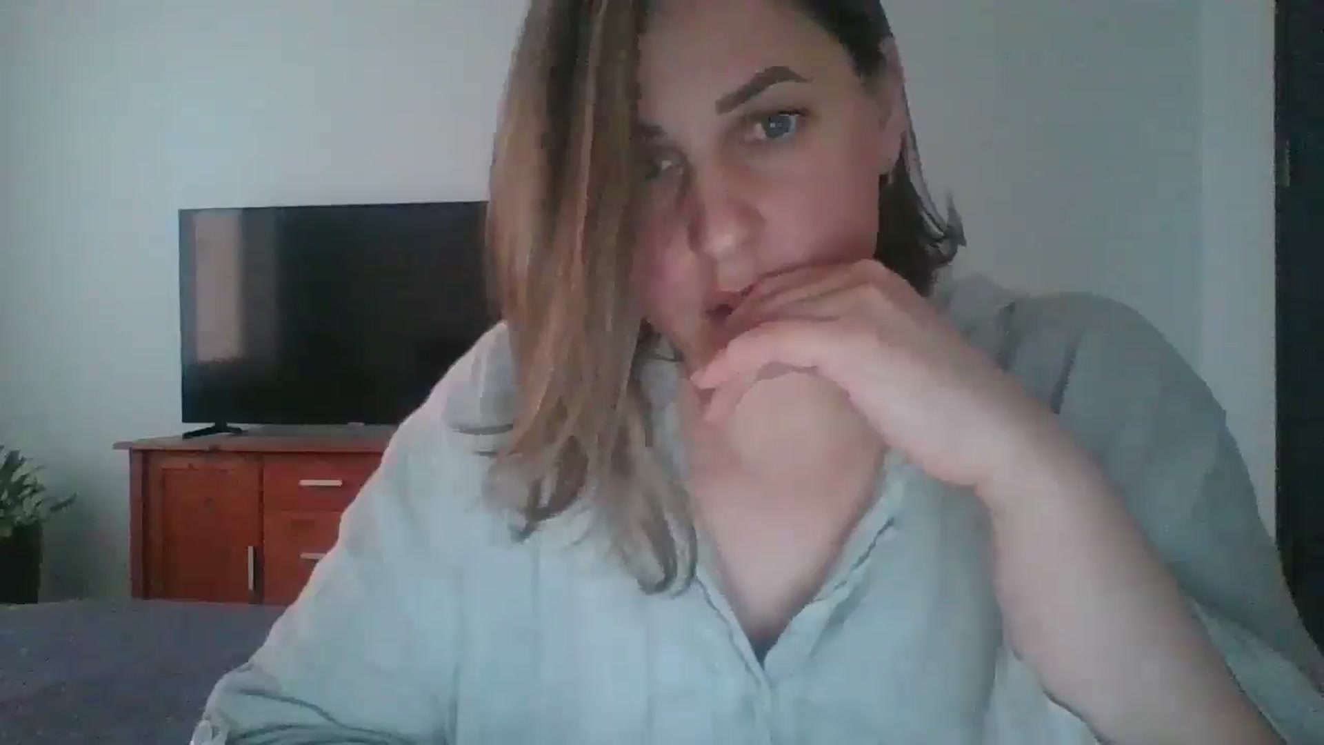 Gallery image thumbnail from Krissy_Lace's myfreecams stream on, 04/21/2026, 16:45 image 3 of 20
