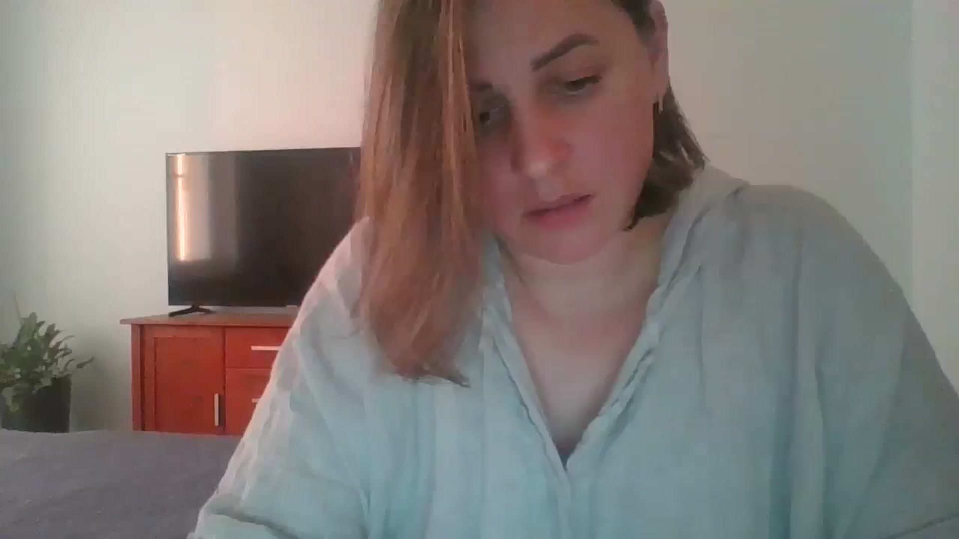 Gallery image thumbnail from Krissy_Lace's myfreecams stream on, 04/21/2026, 16:45 image 15 of 20