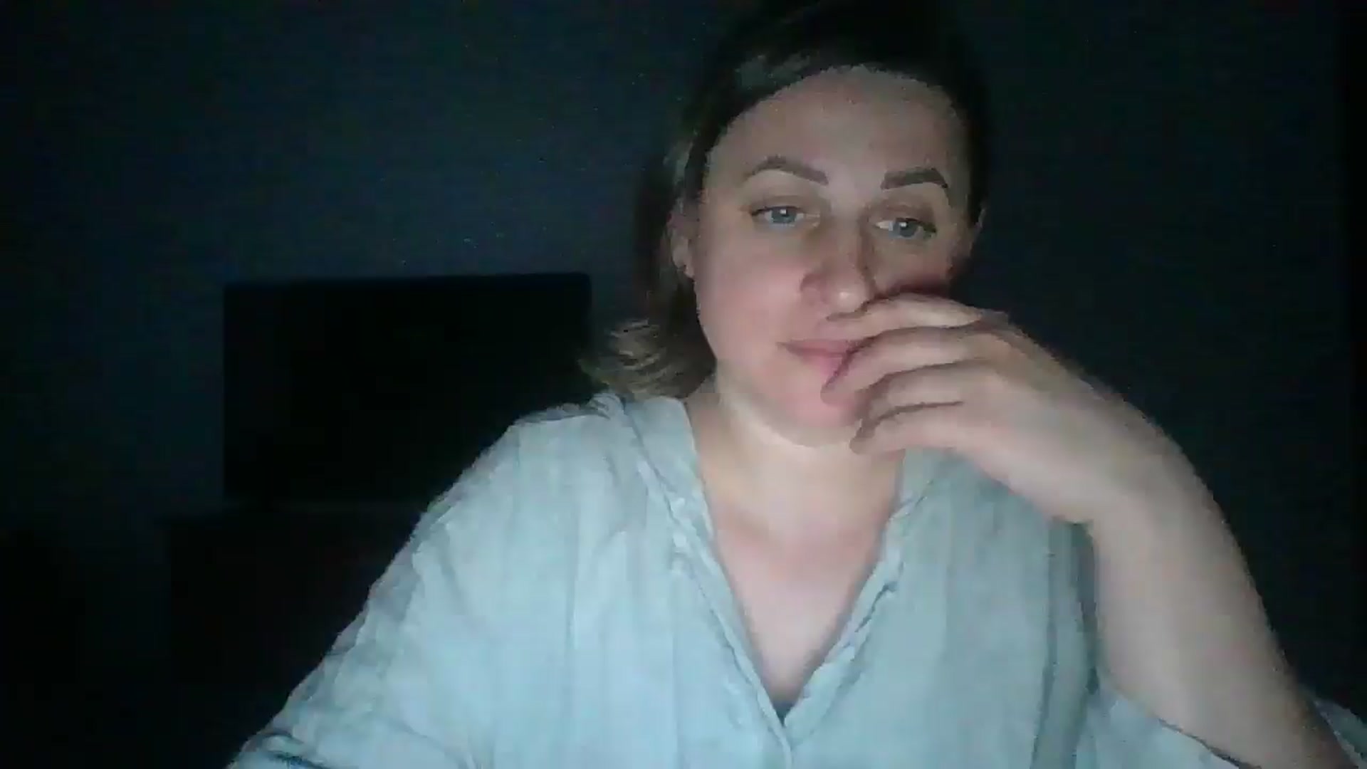 Gallery image thumbnail from Krissy_Lace's myfreecams stream on, 04/21/2026, 17:40 image 16 of 20