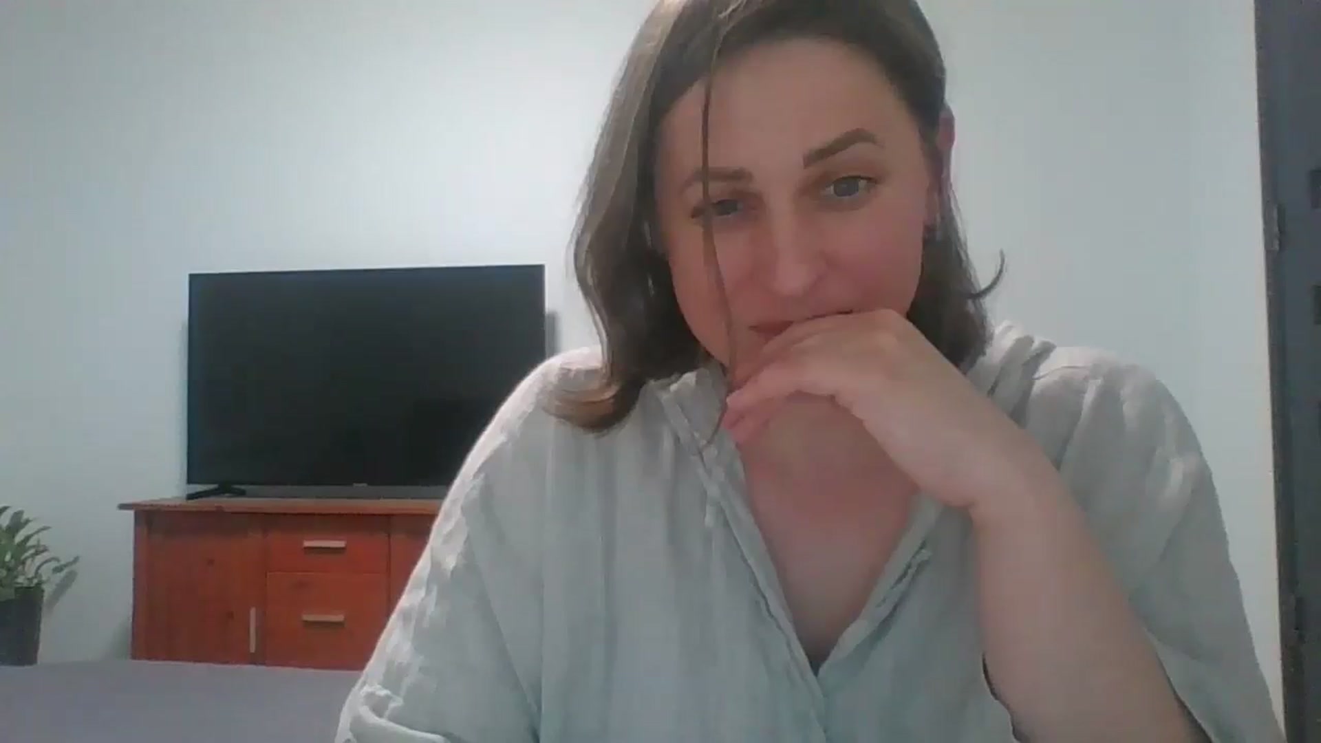 Gallery image thumbnail from Krissy_Lace's myfreecams stream on, 04/21/2026, 17:40 image 19 of 20