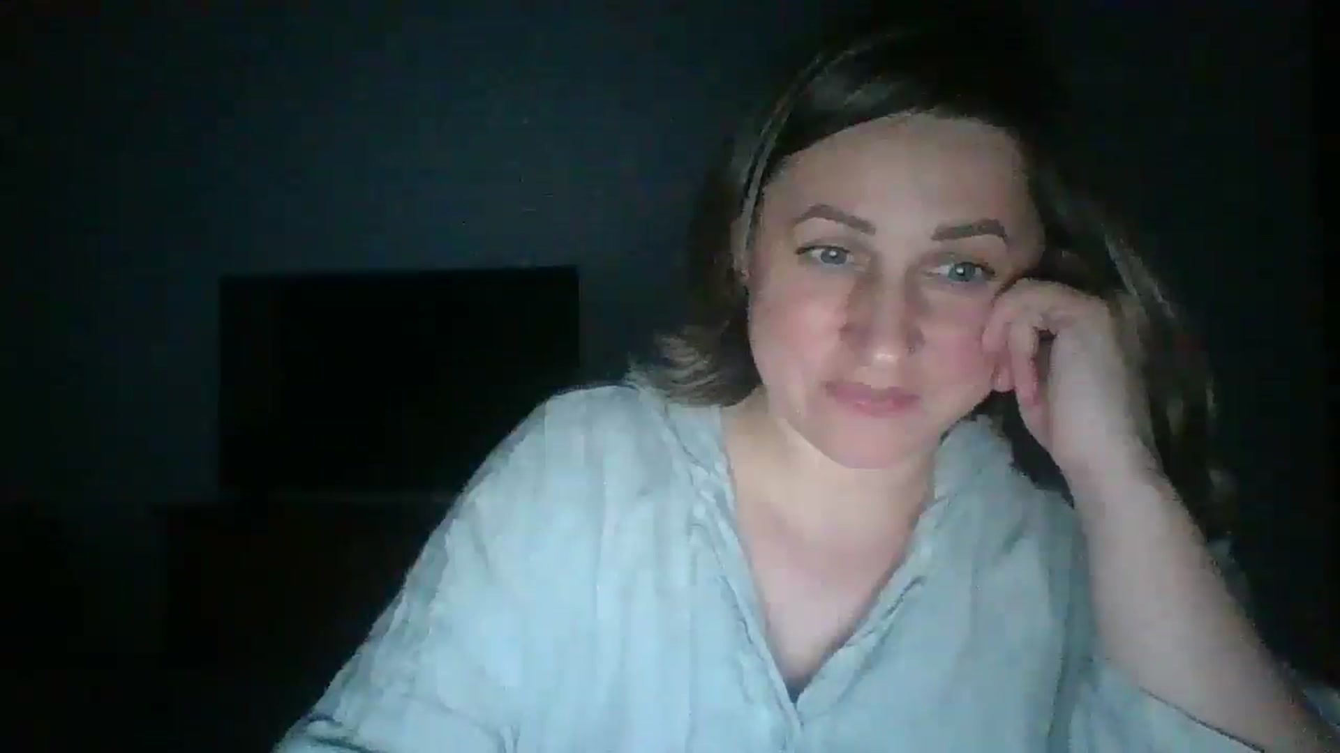 Gallery image thumbnail from Krissy_Lace's myfreecams stream on, 04/21/2026, 17:40 image 17 of 20
