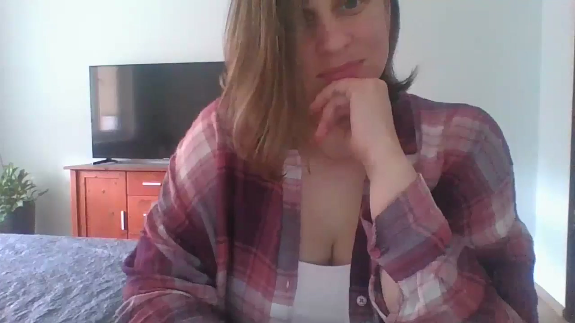 Gallery image thumbnail from Krissy_Lace's myfreecams stream on, 04/22/2026, 12:02 image 8 of 20