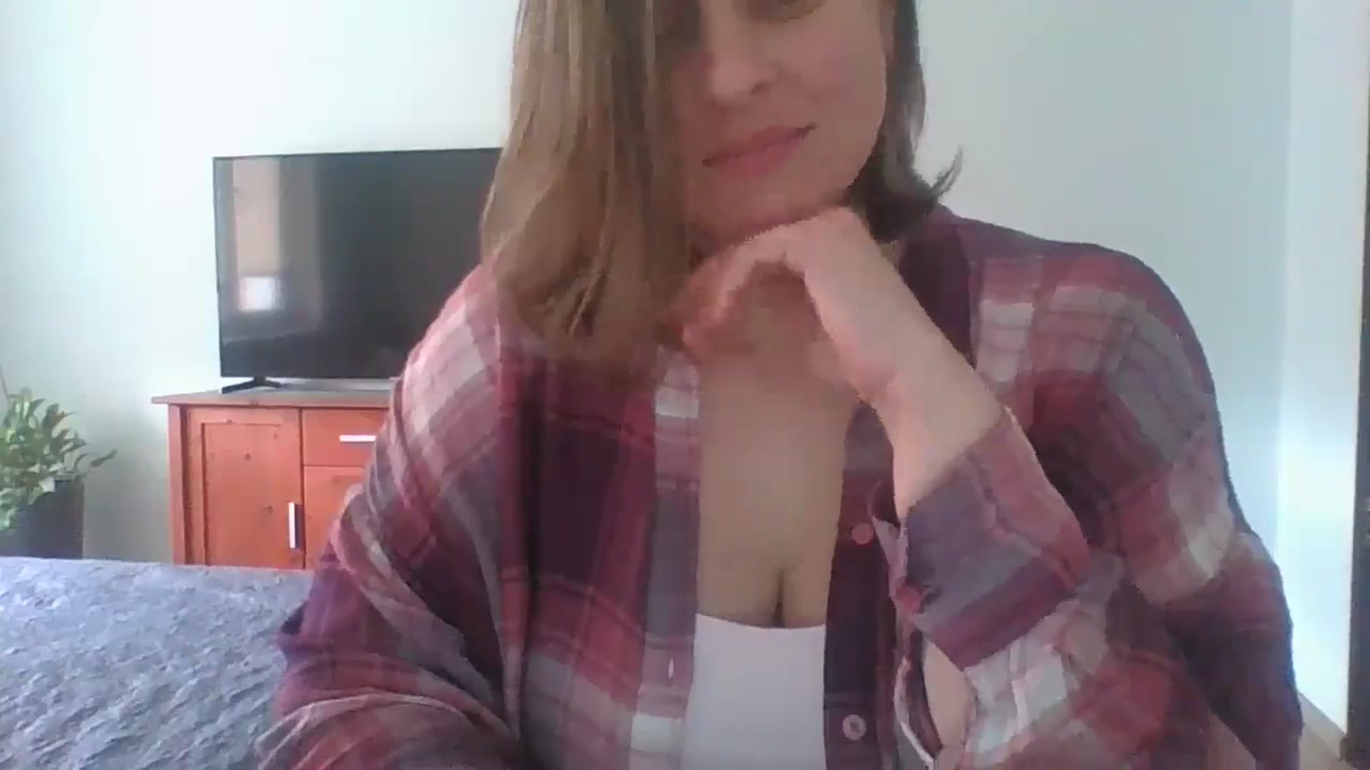 Gallery image thumbnail from Krissy_Lace's myfreecams stream on, 04/22/2026, 12:02 image 12 of 20