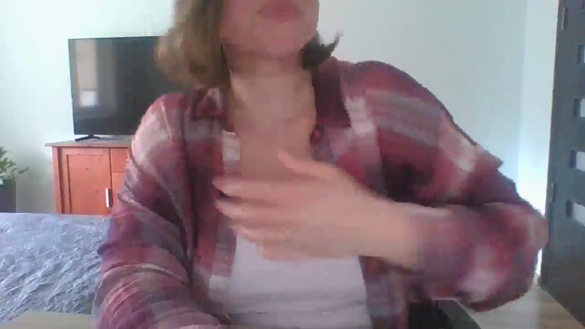 Gallery image thumbnail from Krissy_Lace's myfreecams stream on, 04/22/2026, 13:12 image 12 of 20