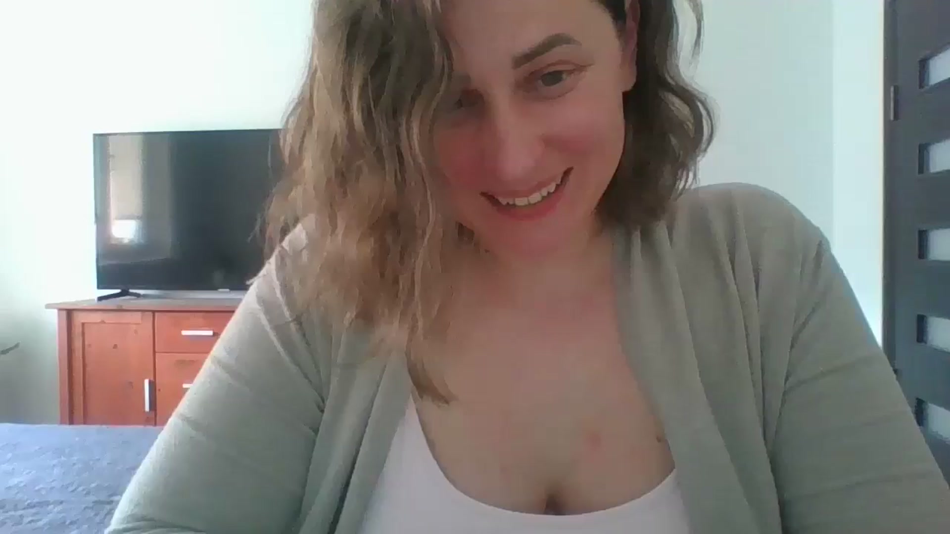 Gallery image thumbnail from Krissy_Lace's myfreecams stream on, 04/25/2026, 13:40 image 1 of 20