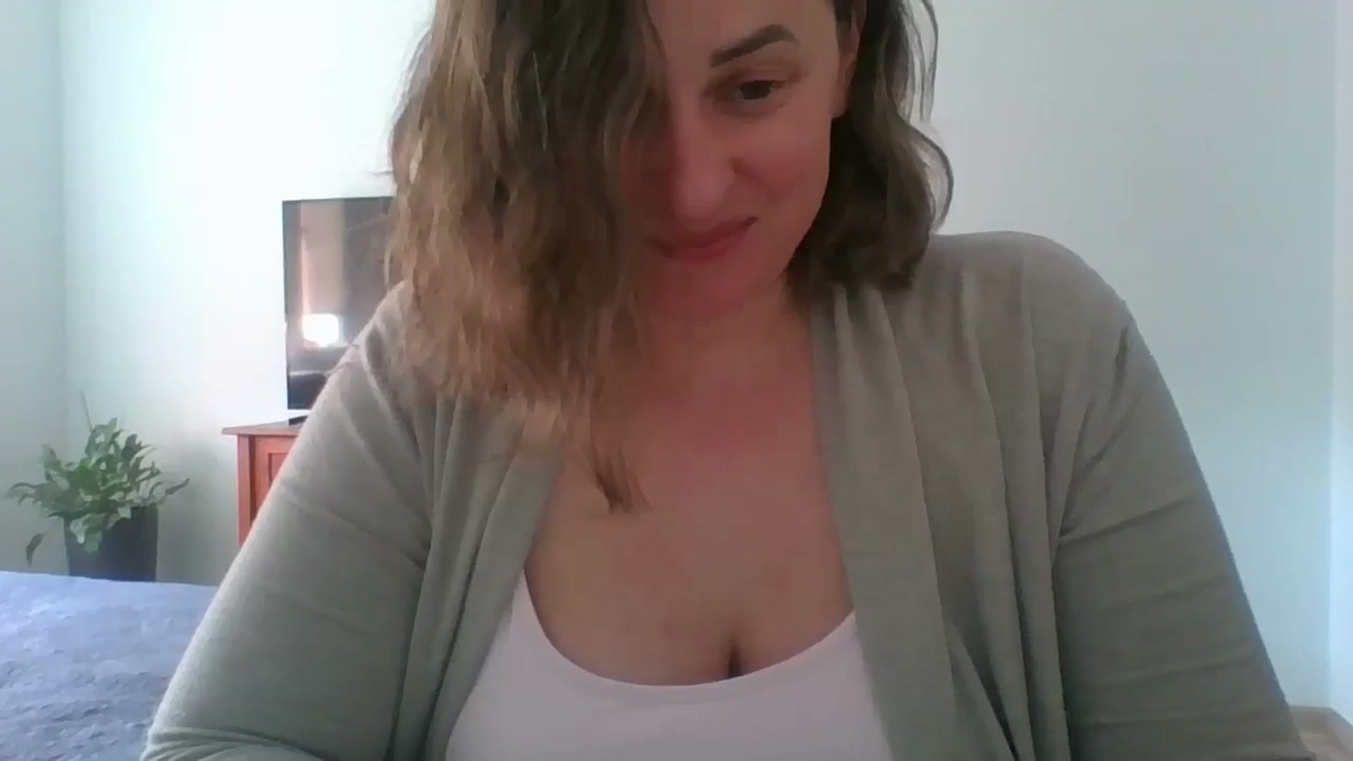 Gallery image thumbnail from Krissy_Lace's myfreecams stream on, 04/25/2026, 13:40 image 16 of 20