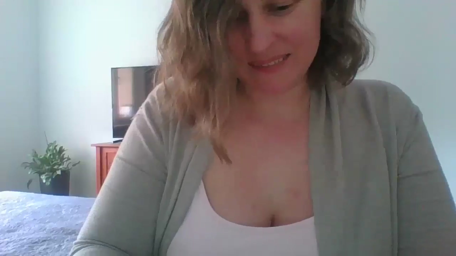 Gallery image thumbnail from Krissy_Lace's myfreecams stream on, 04/25/2026, 13:40 image 11 of 20