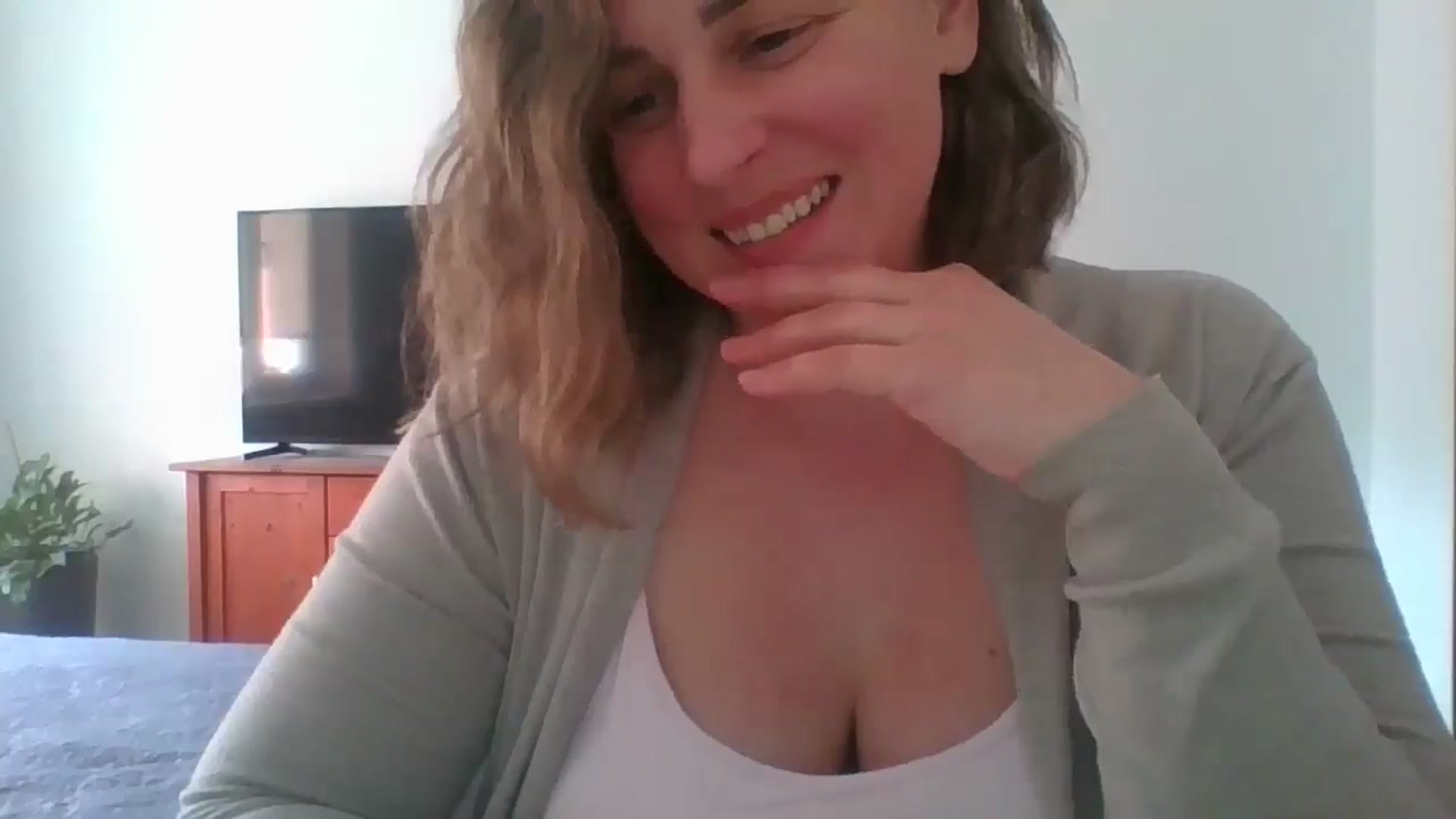 Gallery image thumbnail from Krissy_Lace's myfreecams stream on, 04/25/2026, 13:40 image 6 of 20