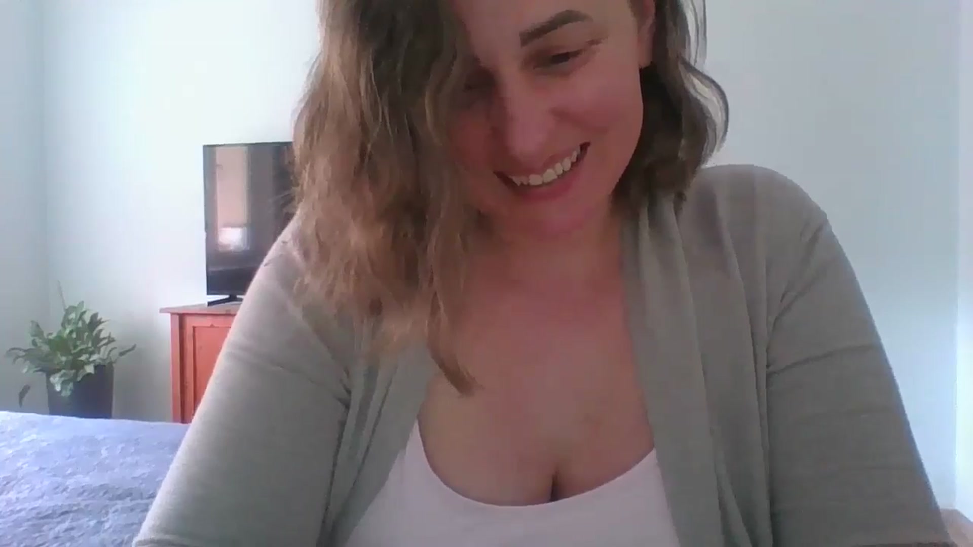 Gallery image thumbnail from Krissy_Lace's myfreecams stream on, 04/25/2026, 13:40 image 15 of 20