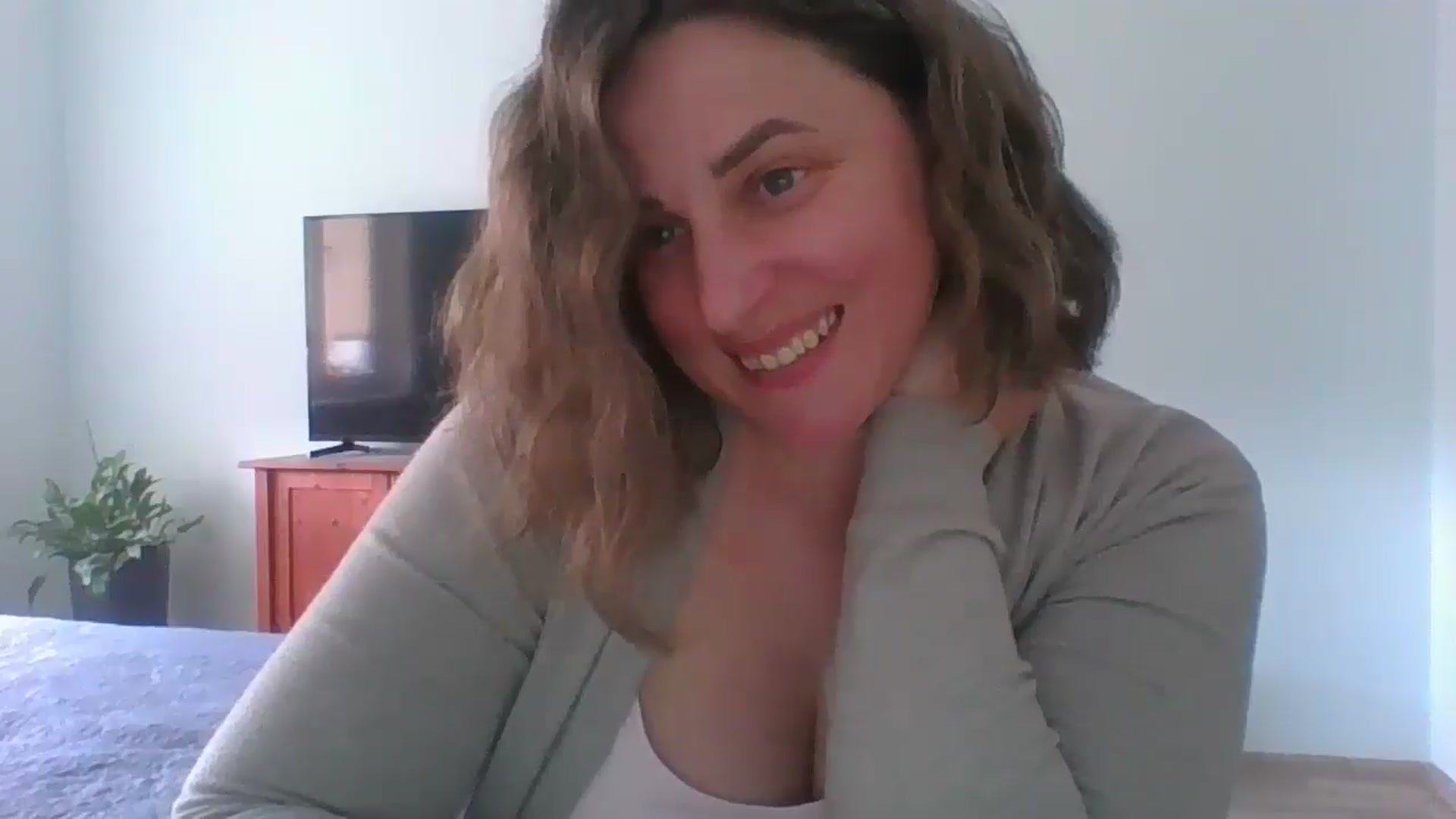 Gallery image thumbnail from Krissy_Lace's myfreecams stream on, 04/25/2026, 13:40 image 20 of 20