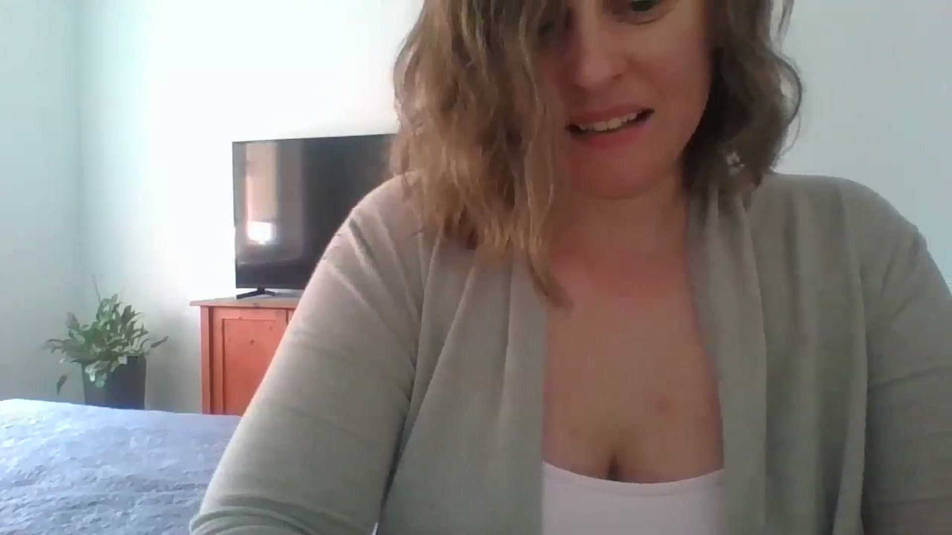 Gallery image thumbnail from Krissy_Lace's myfreecams stream on, 04/25/2026, 13:40 image 8 of 20
