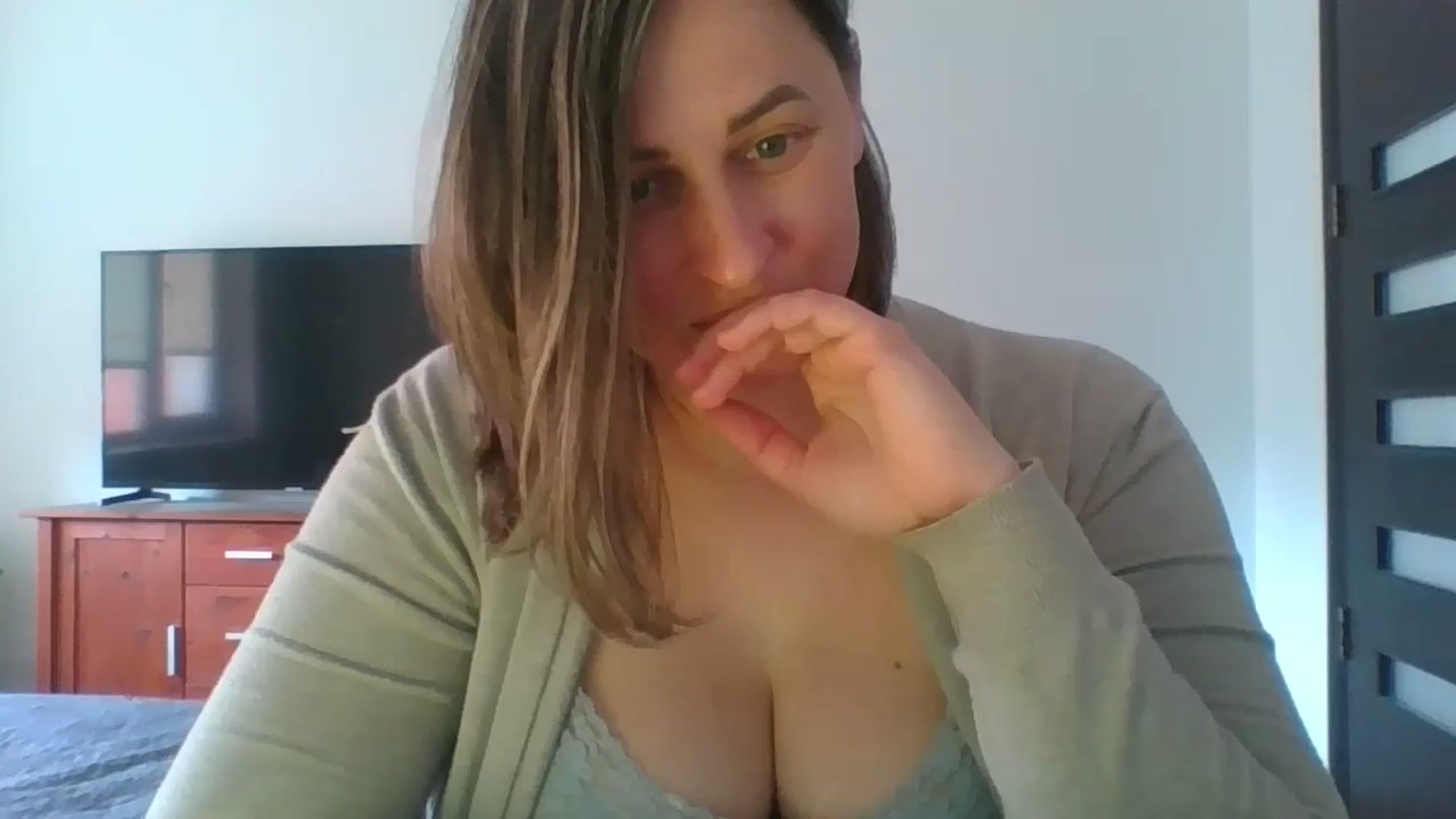 Gallery image thumbnail from Krissy_Lace's myfreecams stream on, 04/29/2026, 11:57 image 12 of 20