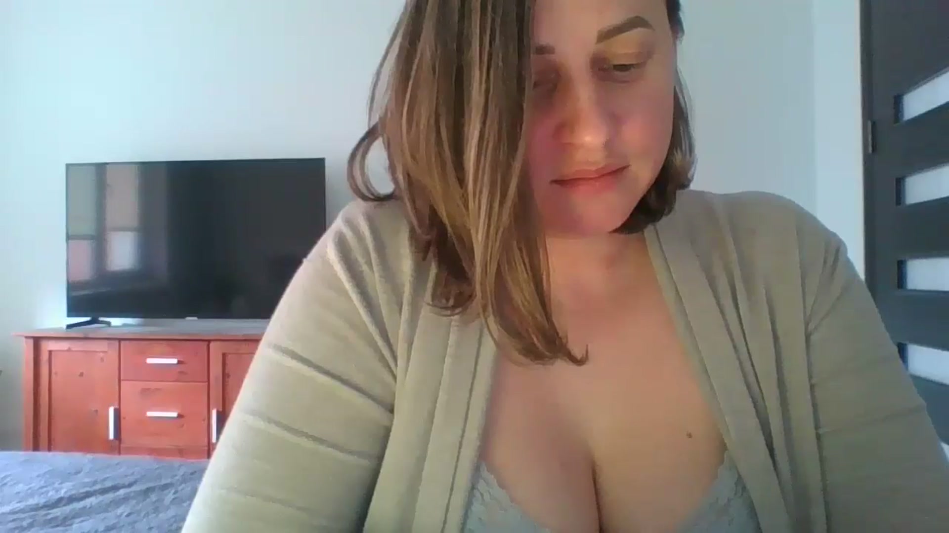 Gallery image thumbnail from Krissy_Lace's myfreecams stream on, 04/29/2026, 11:57 image 4 of 20