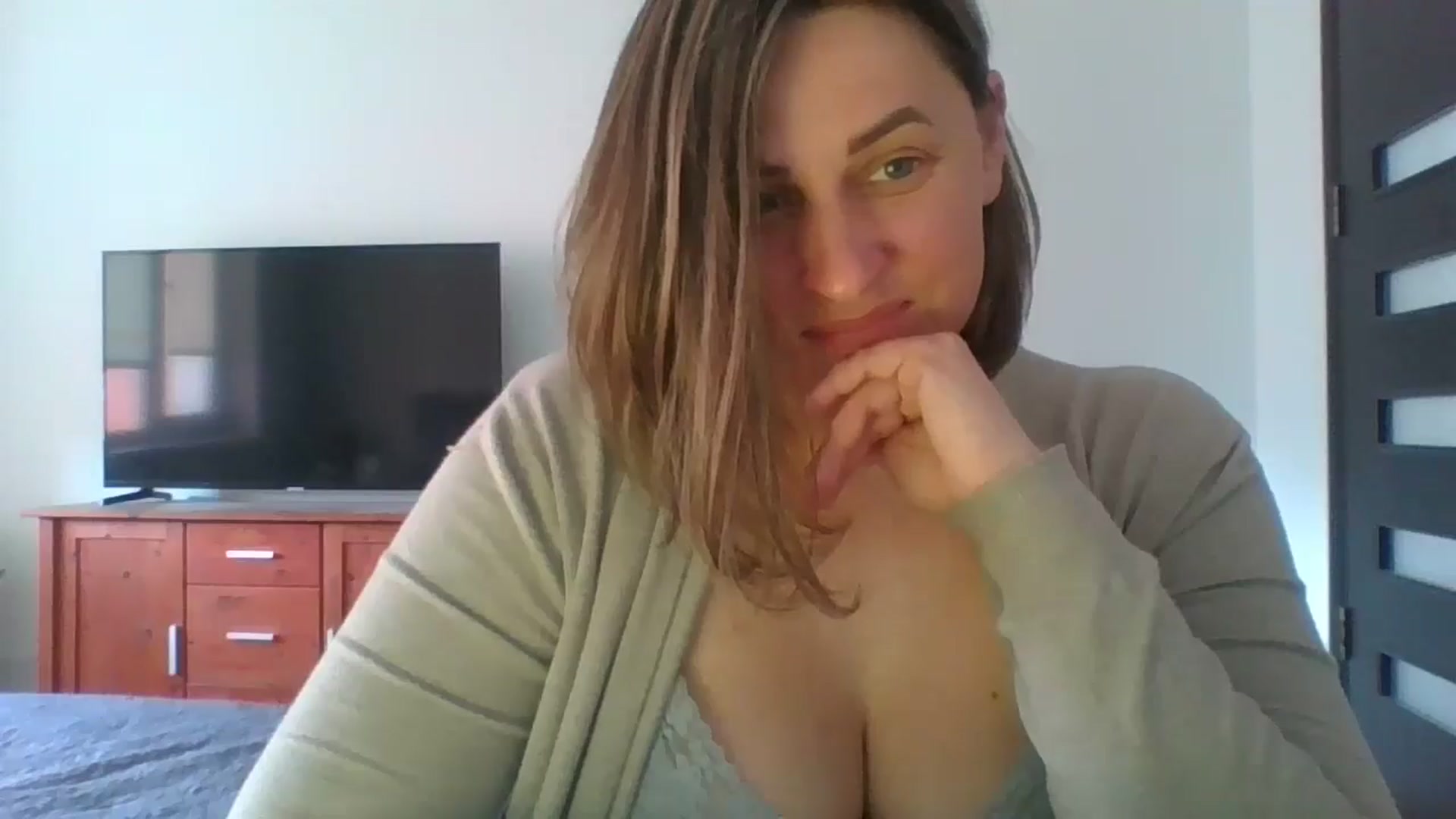 Gallery image thumbnail from Krissy_Lace's myfreecams stream on, 04/29/2026, 11:57 image 14 of 20