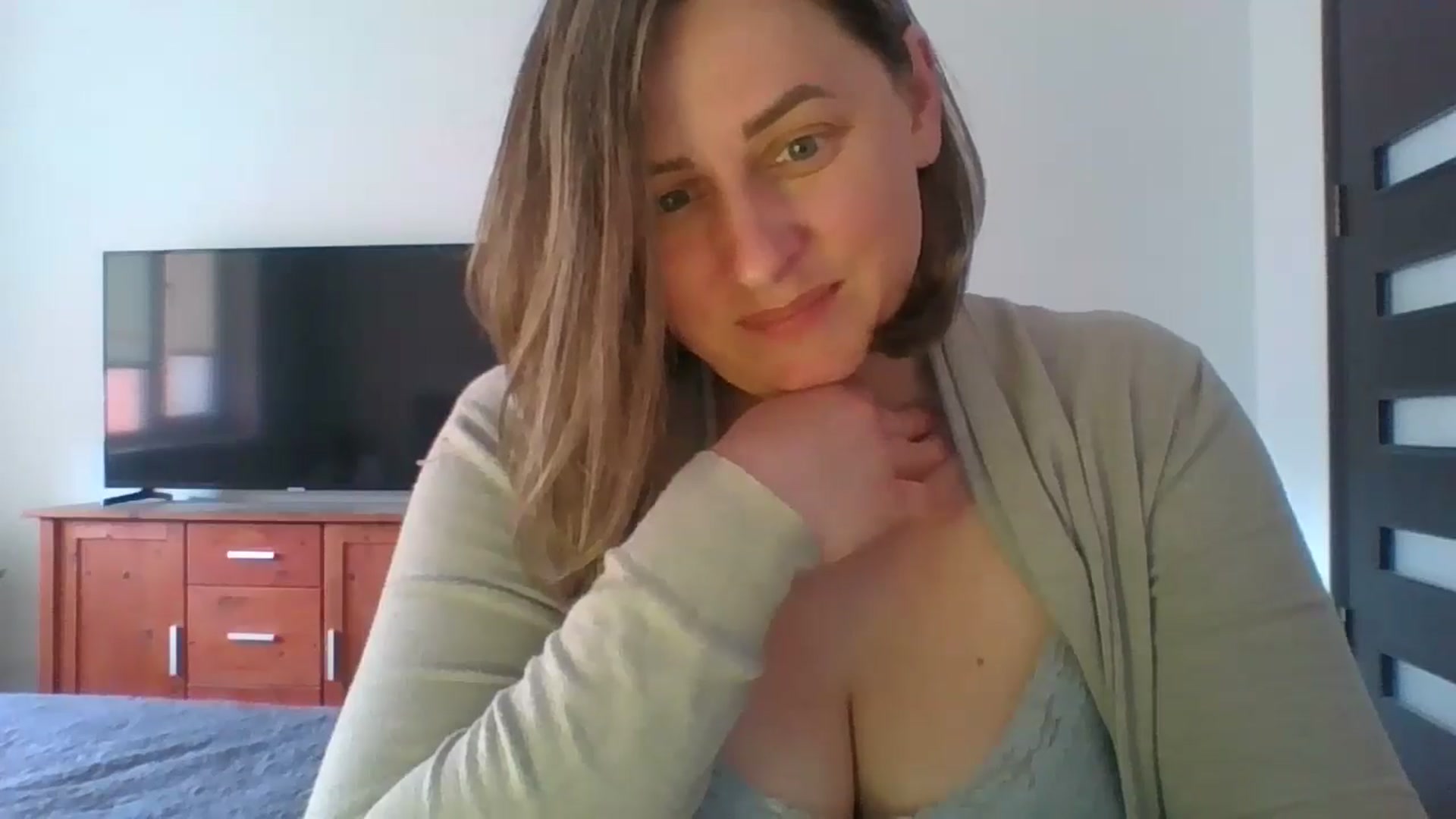 Gallery image thumbnail from Krissy_Lace's myfreecams stream on, 04/29/2026, 11:57 image 20 of 20