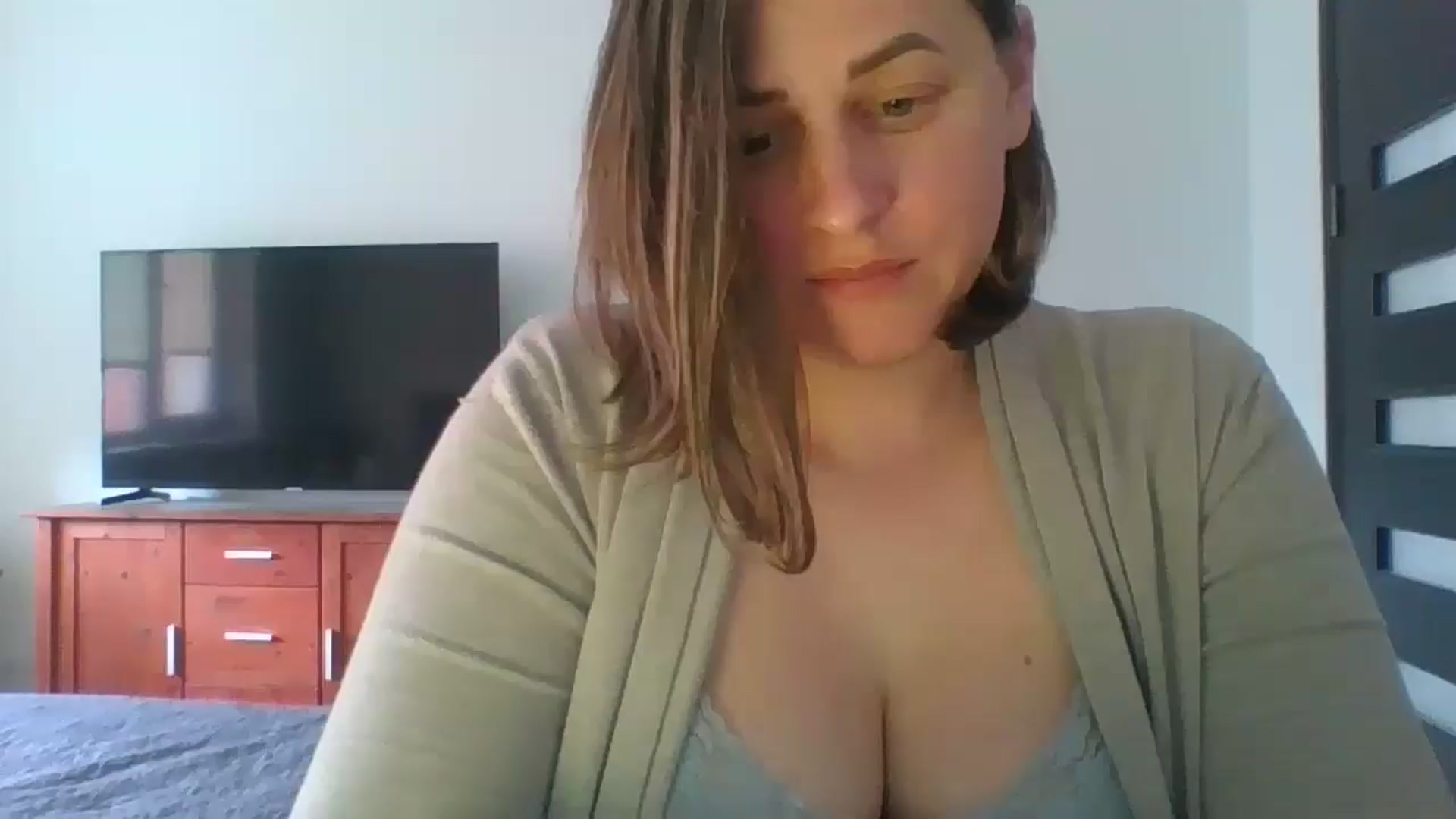 Gallery image thumbnail from Krissy_Lace's myfreecams stream on, 04/29/2026, 11:57 image 1 of 20