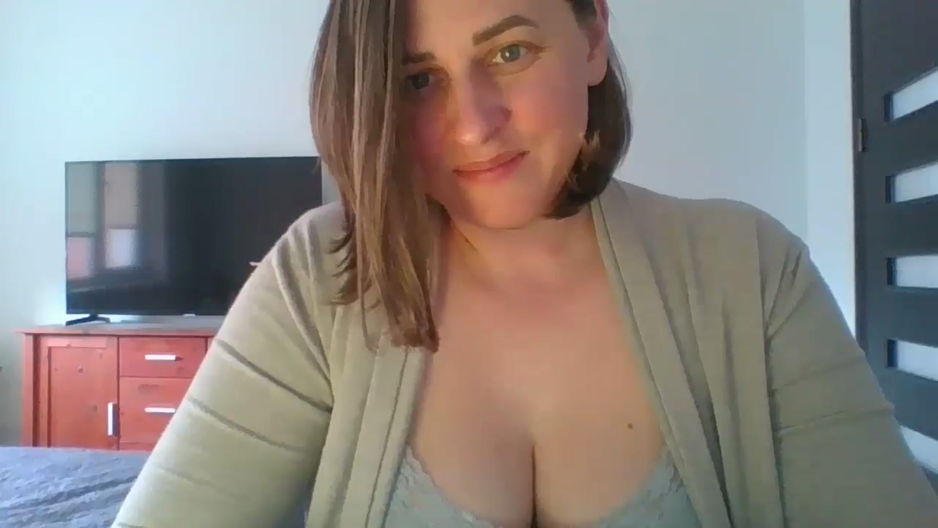 Gallery image thumbnail from Krissy_Lace's myfreecams stream on, 04/29/2026, 11:57 image 5 of 20