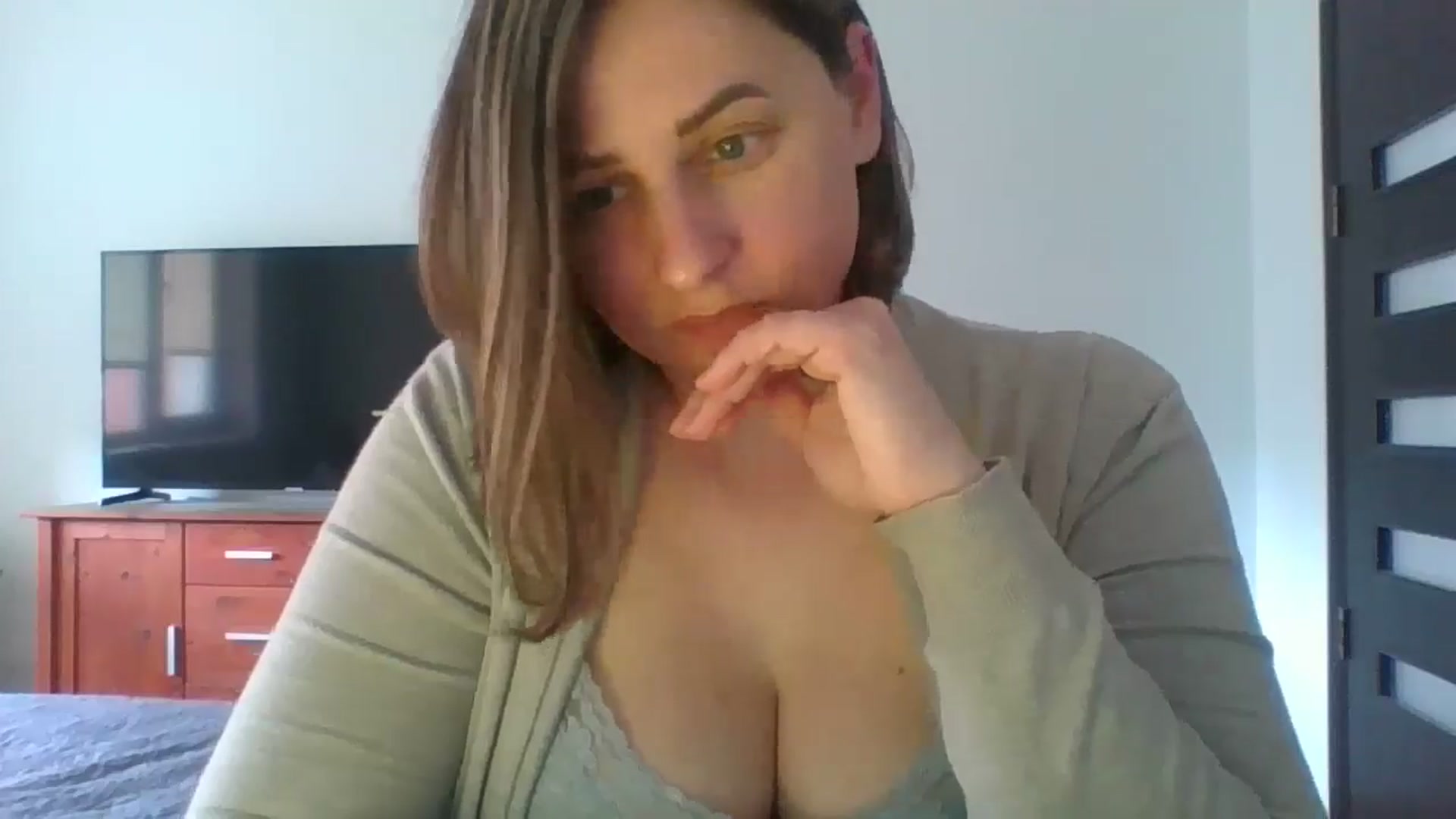 Gallery image thumbnail from Krissy_Lace's myfreecams stream on, 04/29/2026, 11:57 image 9 of 20