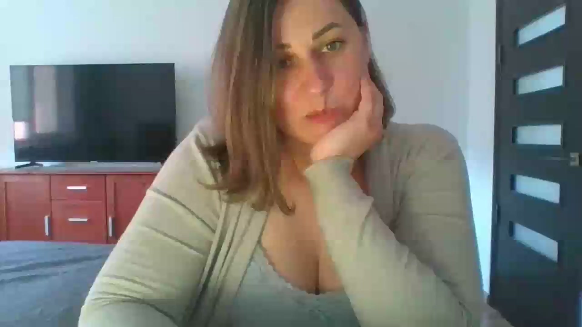 Gallery image thumbnail from Krissy_Lace's myfreecams stream on, 05/04/2026, 12:31 image 18 of 20