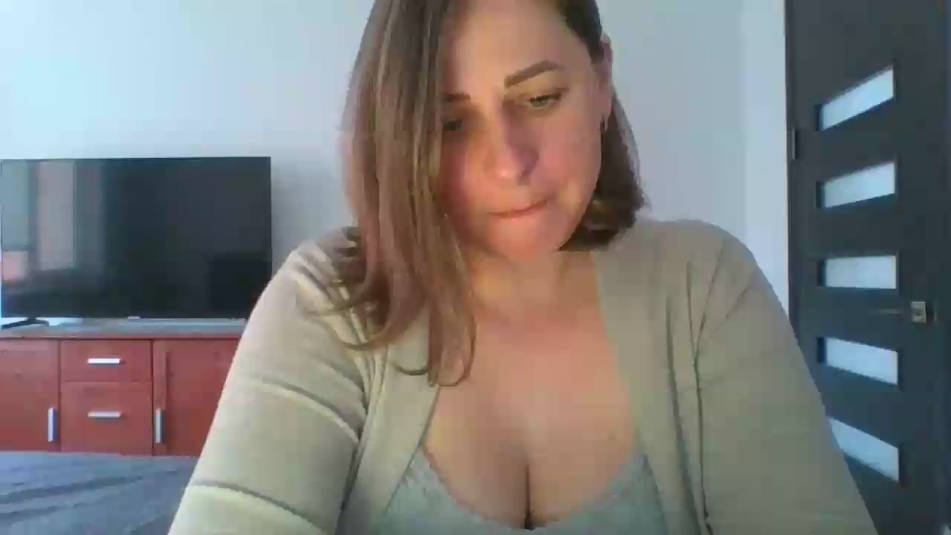 Gallery image thumbnail from Krissy_Lace's myfreecams stream on, 05/04/2026, 12:31 image 3 of 20