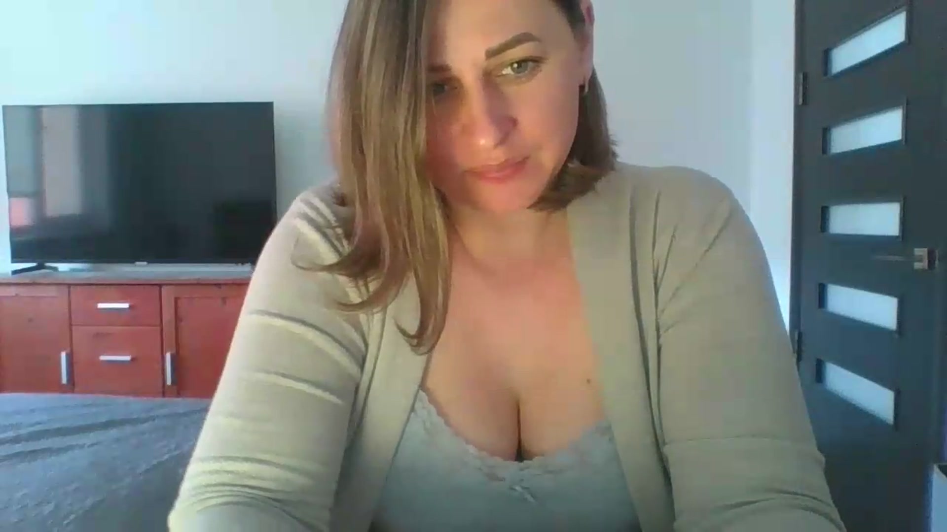 Gallery image thumbnail from Krissy_Lace's myfreecams stream on, 05/04/2026, 12:31 image 10 of 20