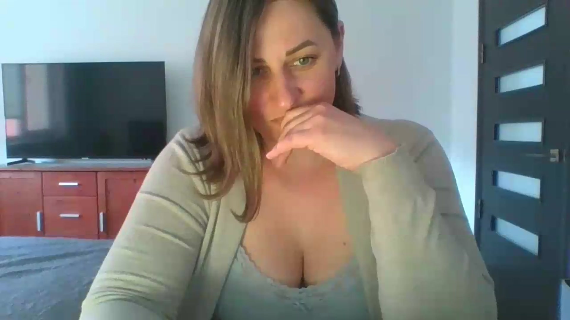 Gallery image thumbnail from Krissy_Lace's myfreecams stream on, 05/04/2026, 12:31 image 11 of 20