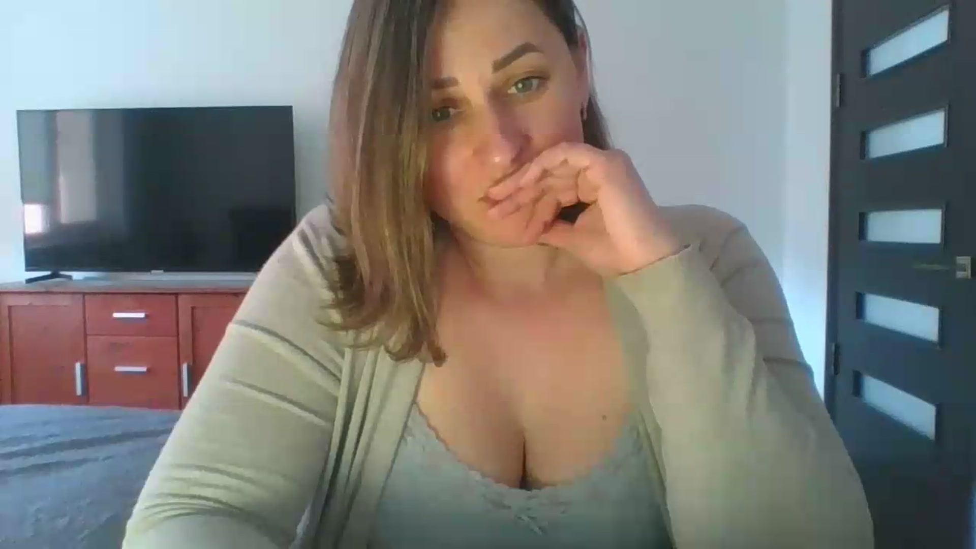 Gallery image thumbnail from Krissy_Lace's myfreecams stream on, 05/04/2026, 12:31 image 20 of 20