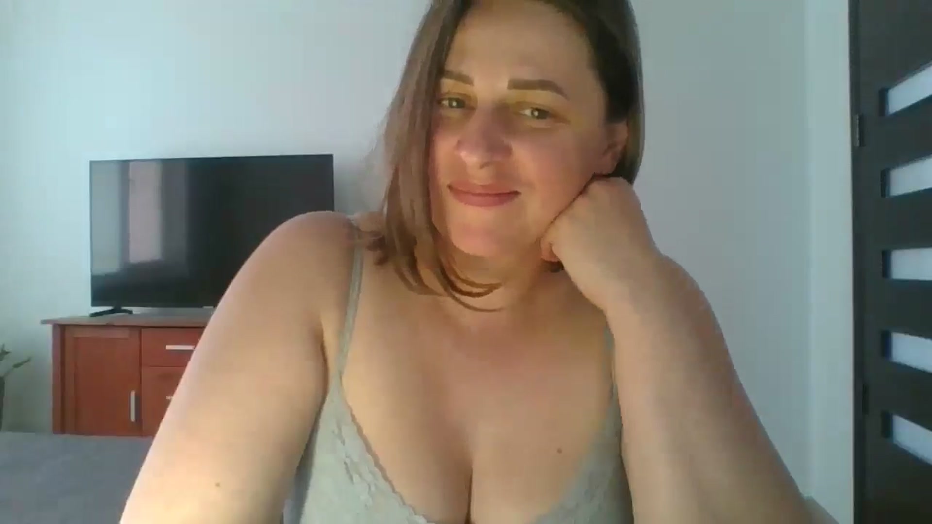 Gallery image thumbnail from Krissy_Lace's myfreecams stream on, 05/07/2026, 09:55 image 16 of 20