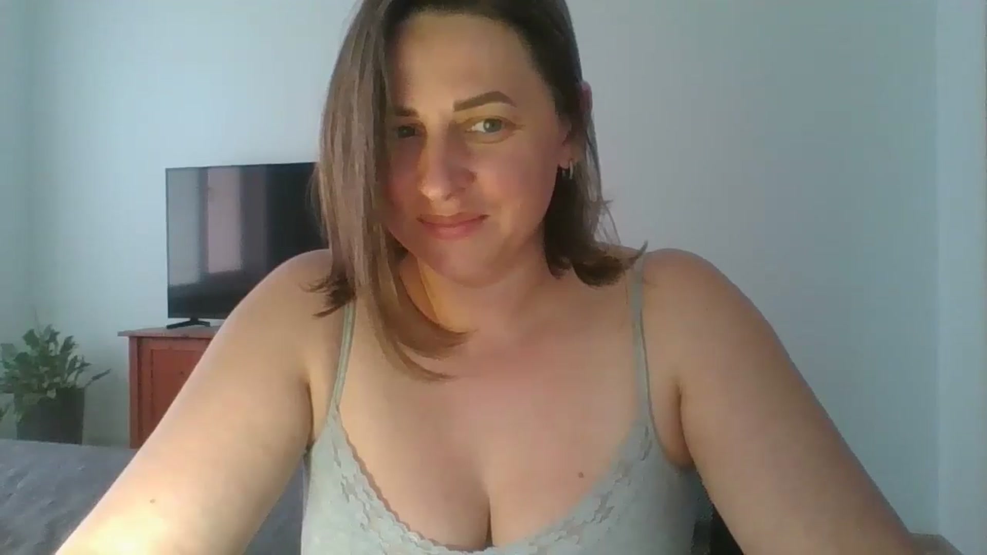 Gallery image thumbnail from Krissy_Lace's myfreecams stream on, 05/07/2026, 11:37 image 5 of 20
