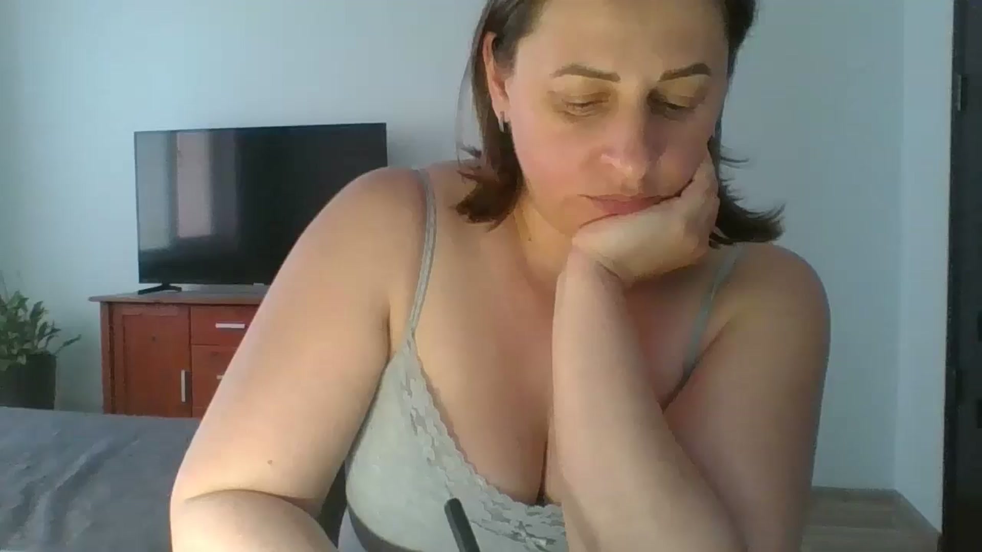 Gallery image thumbnail from Krissy_Lace's myfreecams stream on, 05/07/2026, 11:37 image 18 of 20