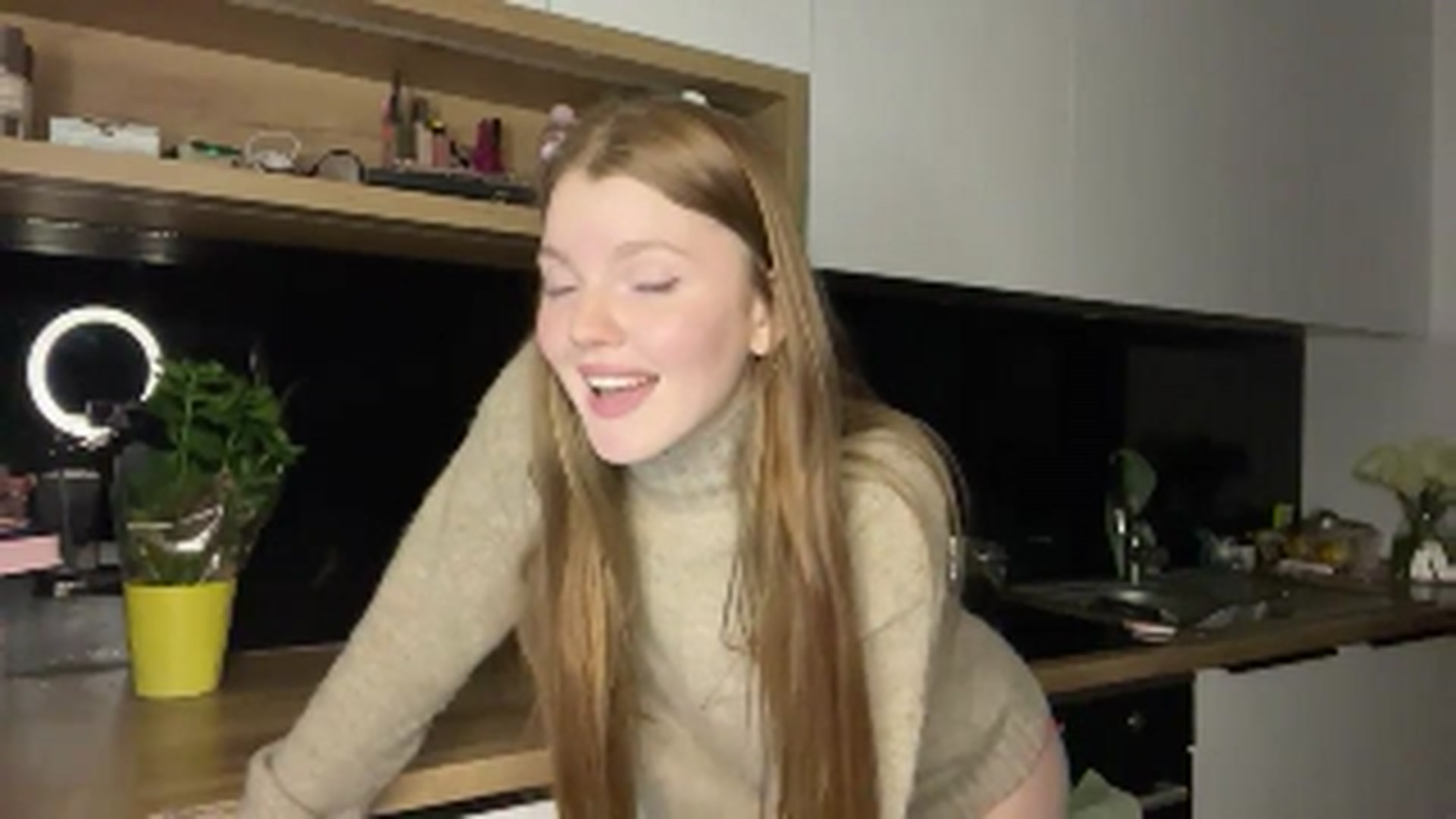 Gallery image thumbnail from KristalWynn's myfreecams stream on, 09/29/2024, 21:56 image 8 of 20