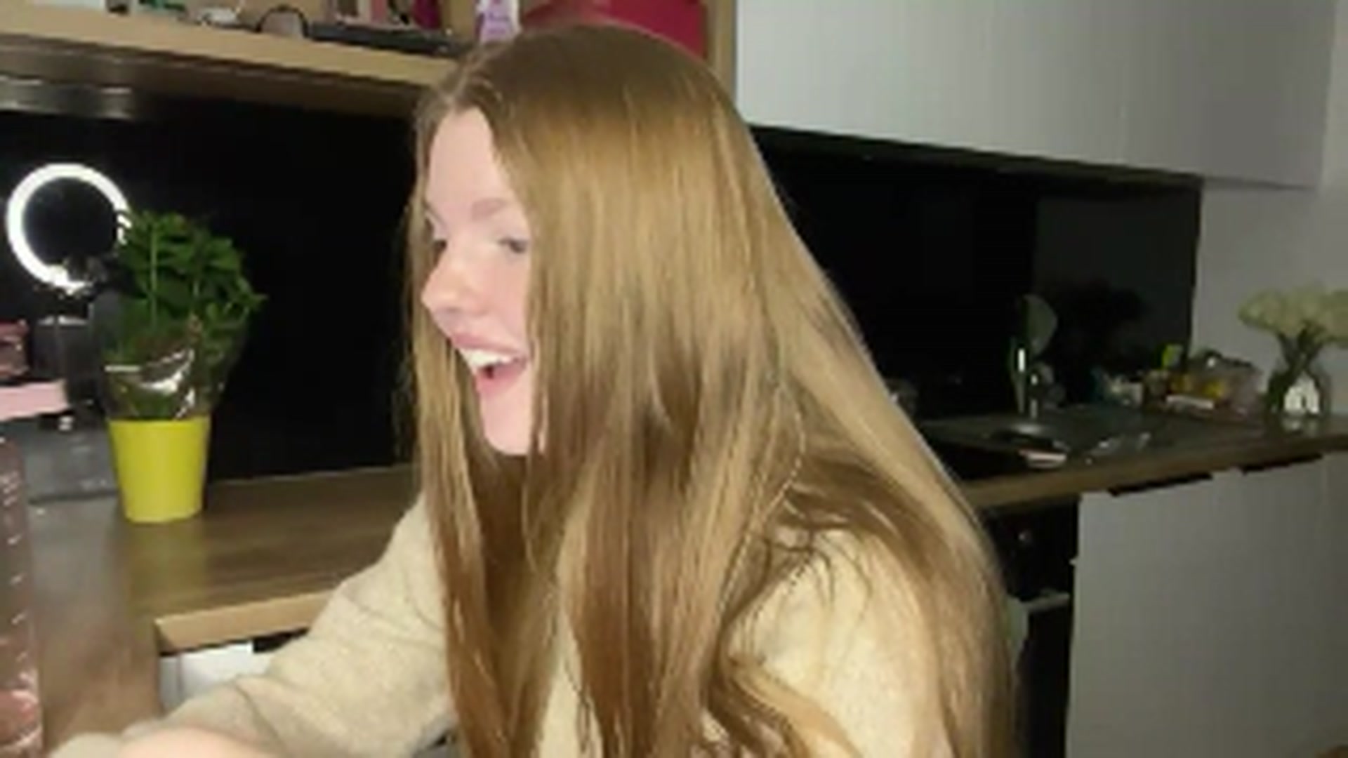 Gallery image thumbnail from KristalWynn's myfreecams stream on, 09/29/2024, 21:56 image 7 of 20